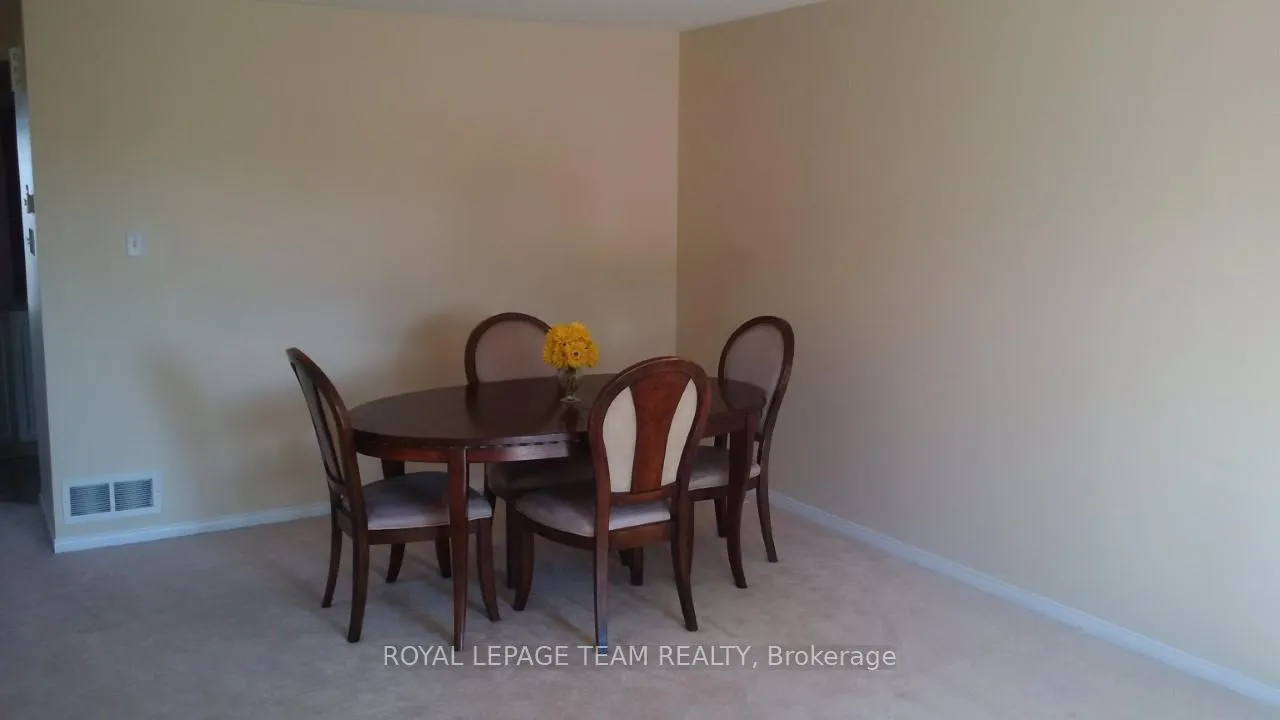 Photo 5 of 2211 Esprit Drive, Ottawa, Avalon East — HOMEH