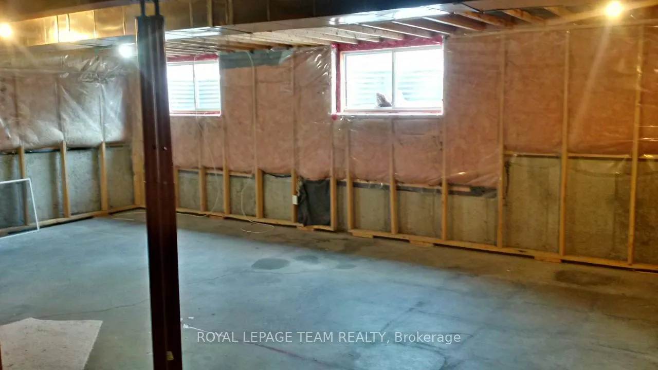 Photo 17 of 2211 Esprit Drive, Ottawa, Avalon East — HOMEH