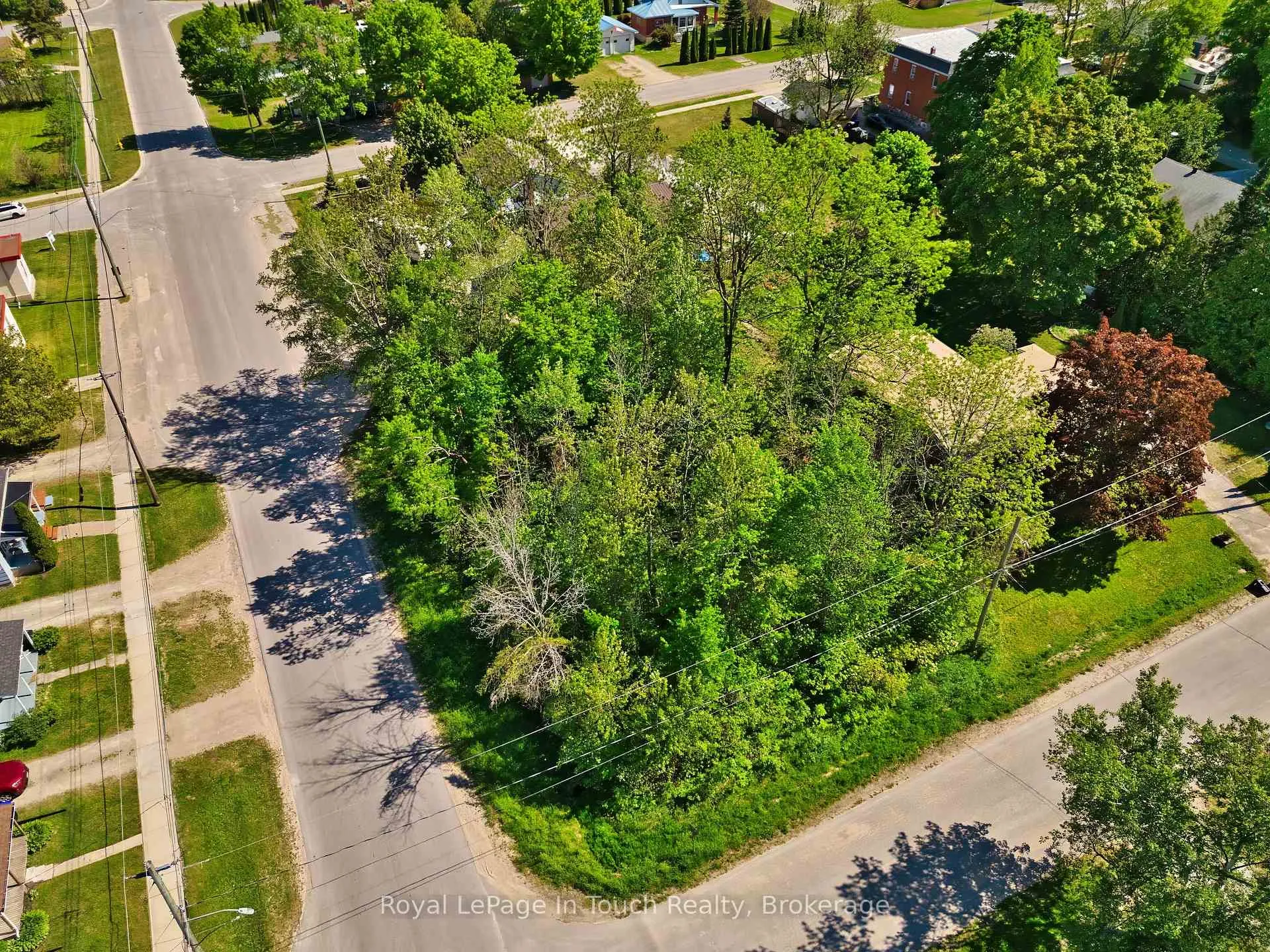 Photo 5 of 401 McNicoll Street, Tay, Port McNicoll — HOMEH