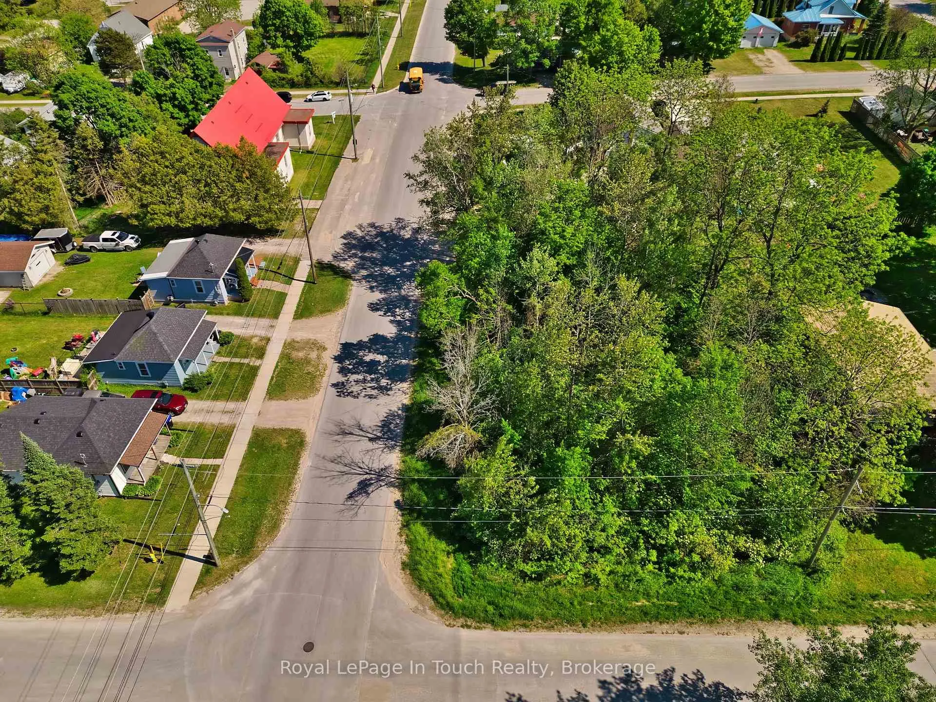 Photo 6 of 401 McNicoll Street, Tay, Port McNicoll — HOMEH