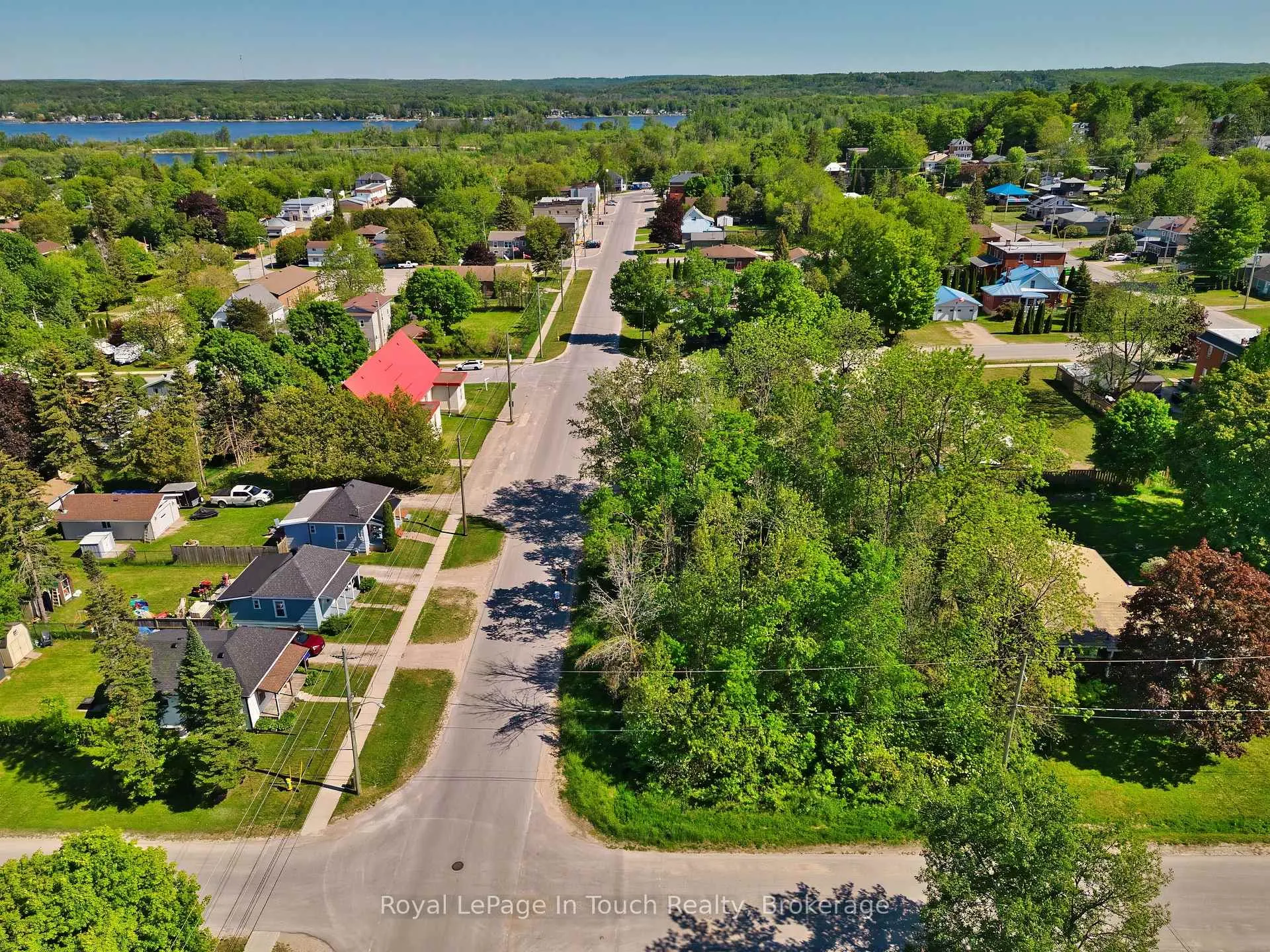 Photo 7 of 401 McNicoll Street, Tay, Port McNicoll — HOMEH
