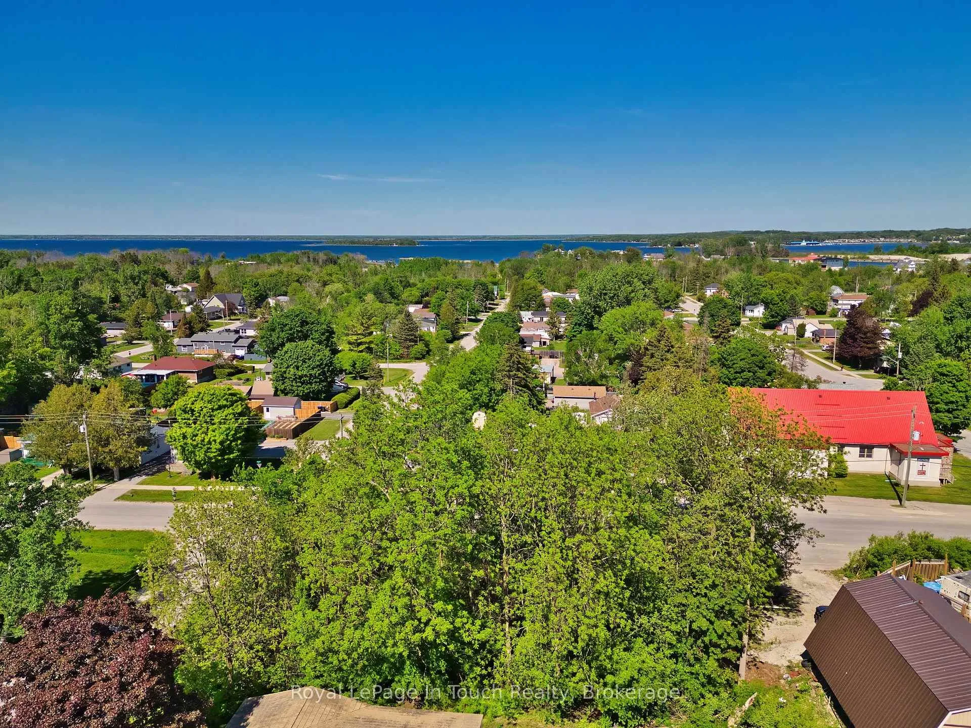 Photo 10 of 401 McNicoll Street, Tay, Port McNicoll — HOMEH