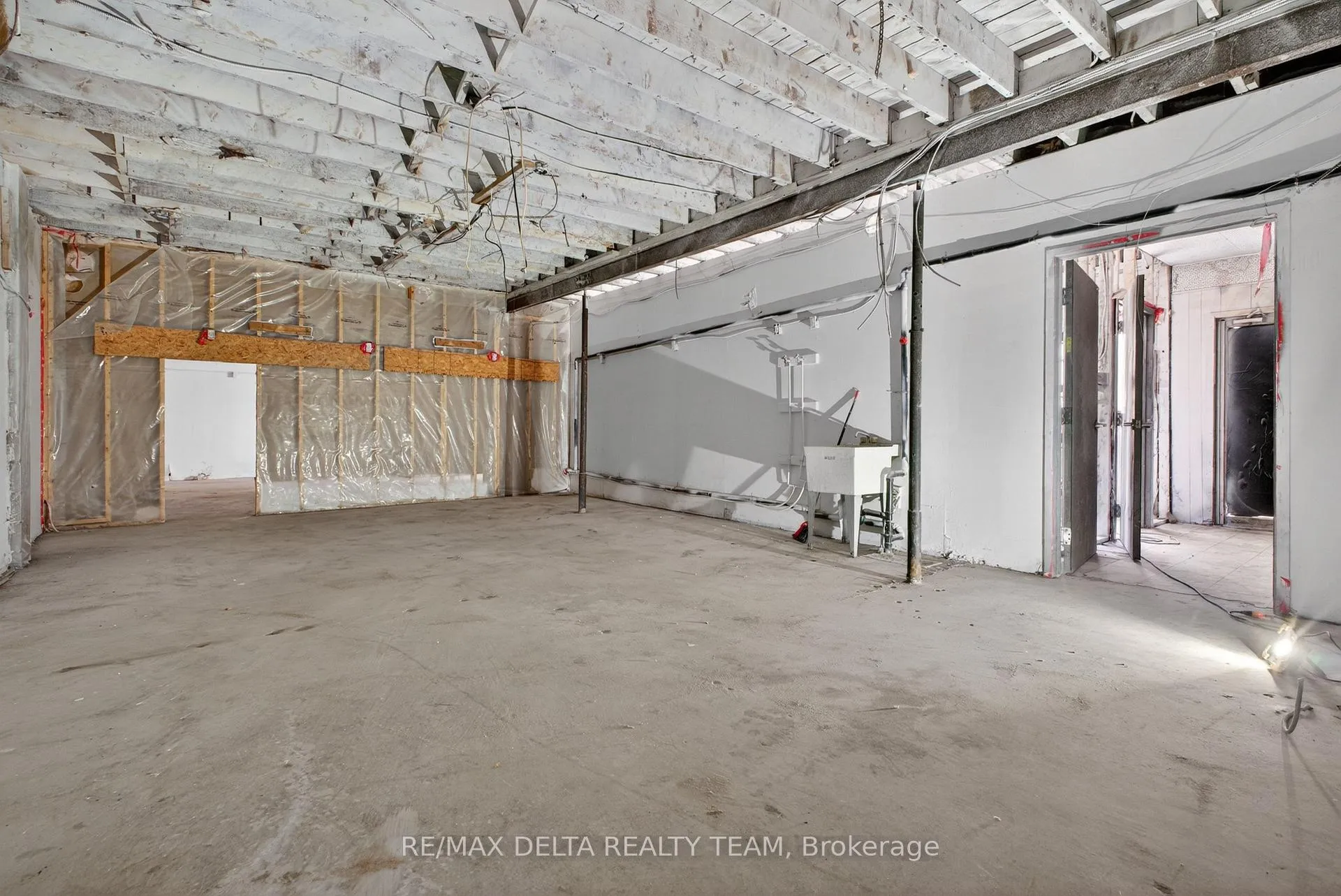 Photo 15 of 538 Mutual Street, Ottawa, Castle Heights — HOMEH