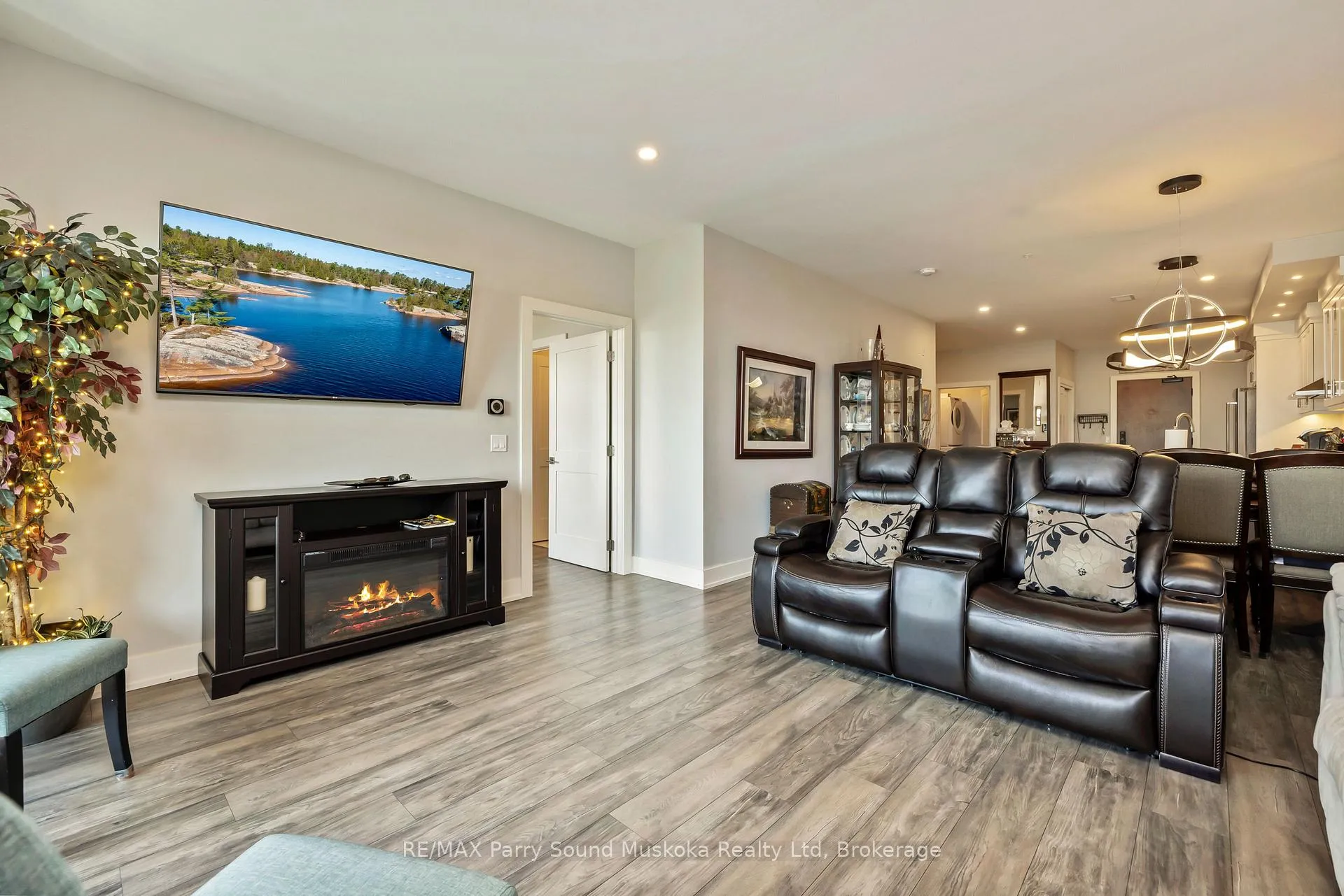 Photo 10 of Unit 105, 20 Salt Dock Road, Parry Sound — HOMEH