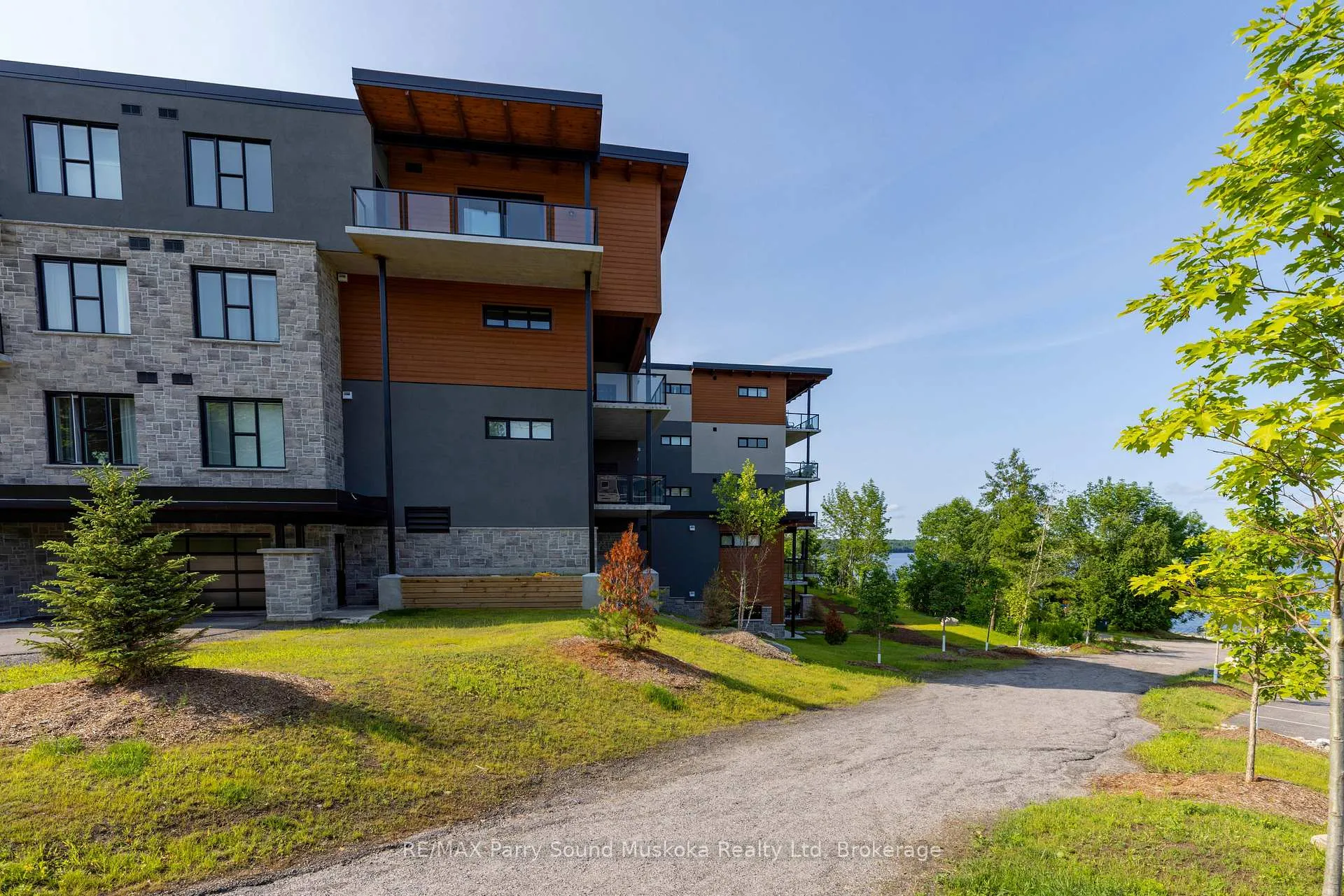 Photo 34 of Unit 105, 20 Salt Dock Road, Parry Sound — HOMEH