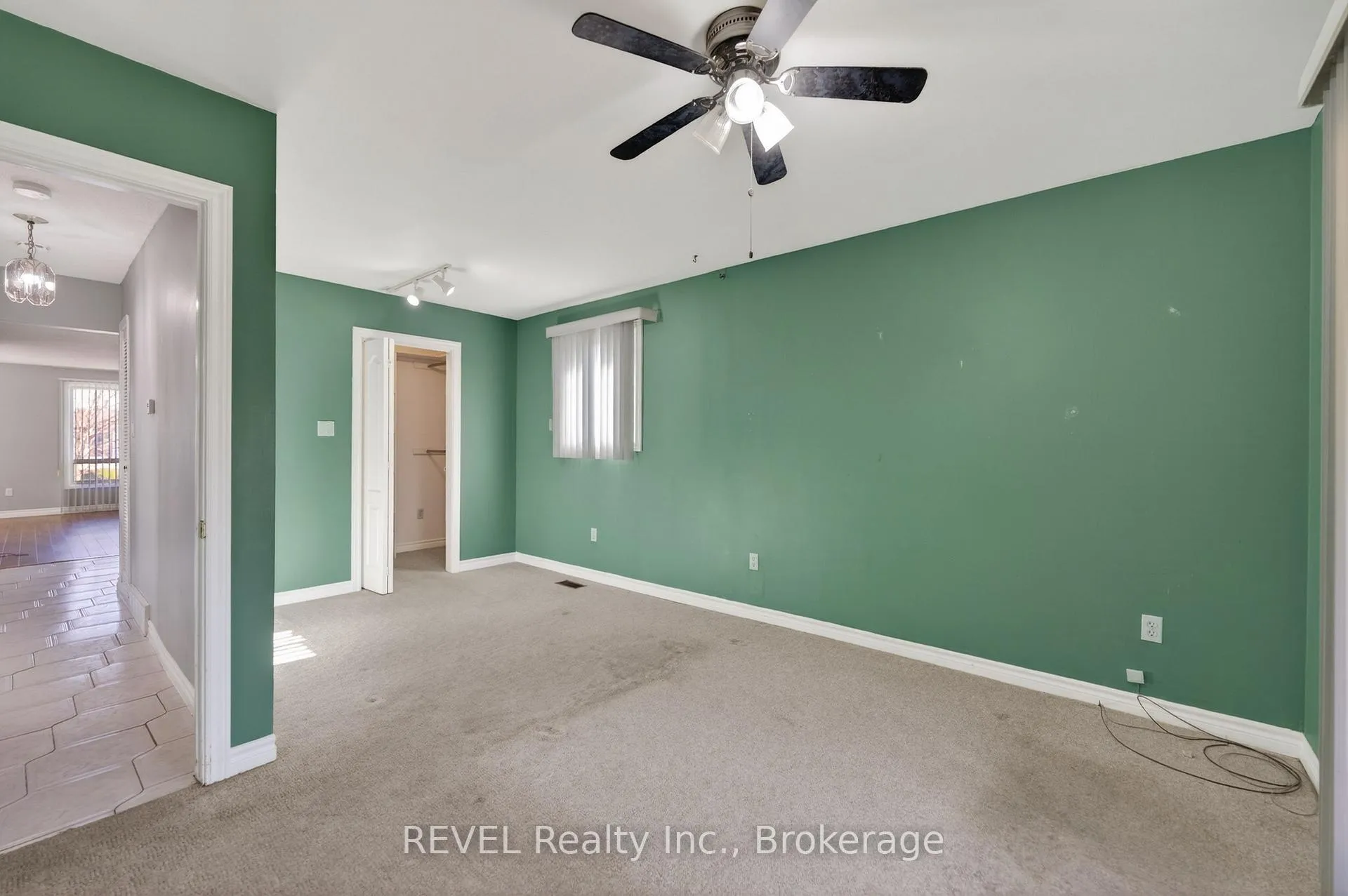 Photo 22 of 19 Lynwood Drive, Hamilton, Stoney Creek — HOMEH