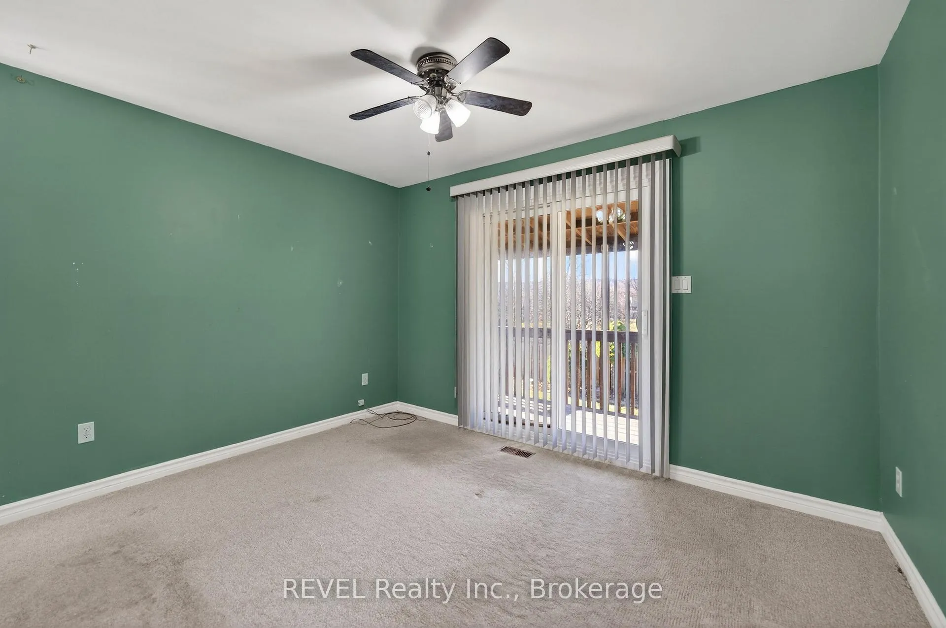 Photo 23 of 19 Lynwood Drive, Hamilton, Stoney Creek — HOMEH