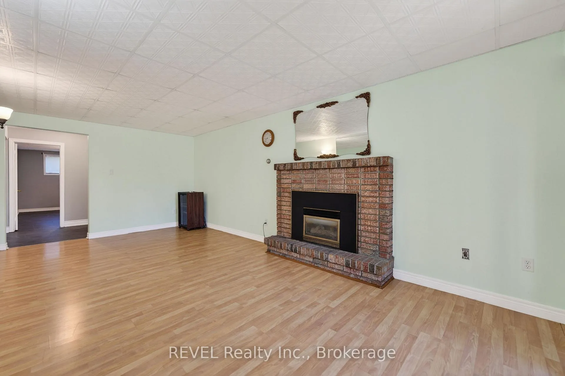 Photo 30 of 19 Lynwood Drive, Hamilton, Stoney Creek — HOMEH