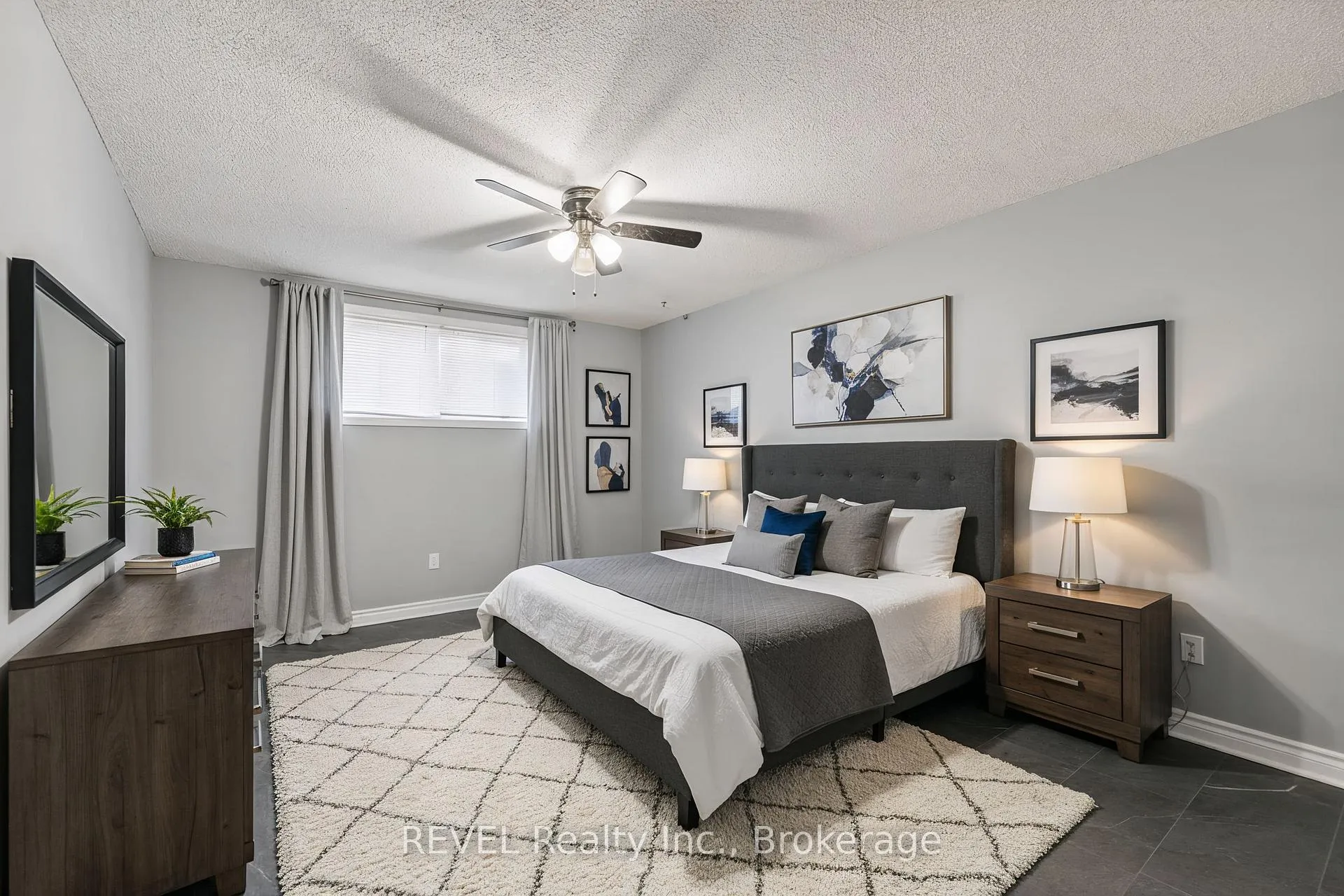 Photo 31 of 19 Lynwood Drive, Hamilton, Stoney Creek — HOMEH