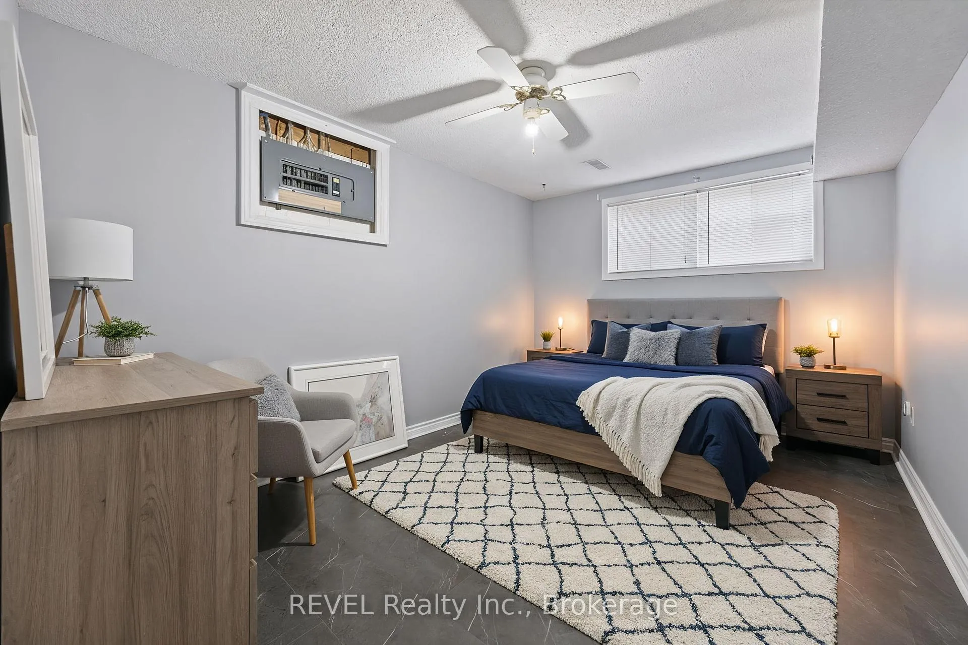 Photo 34 of 19 Lynwood Drive, Hamilton, Stoney Creek — HOMEH