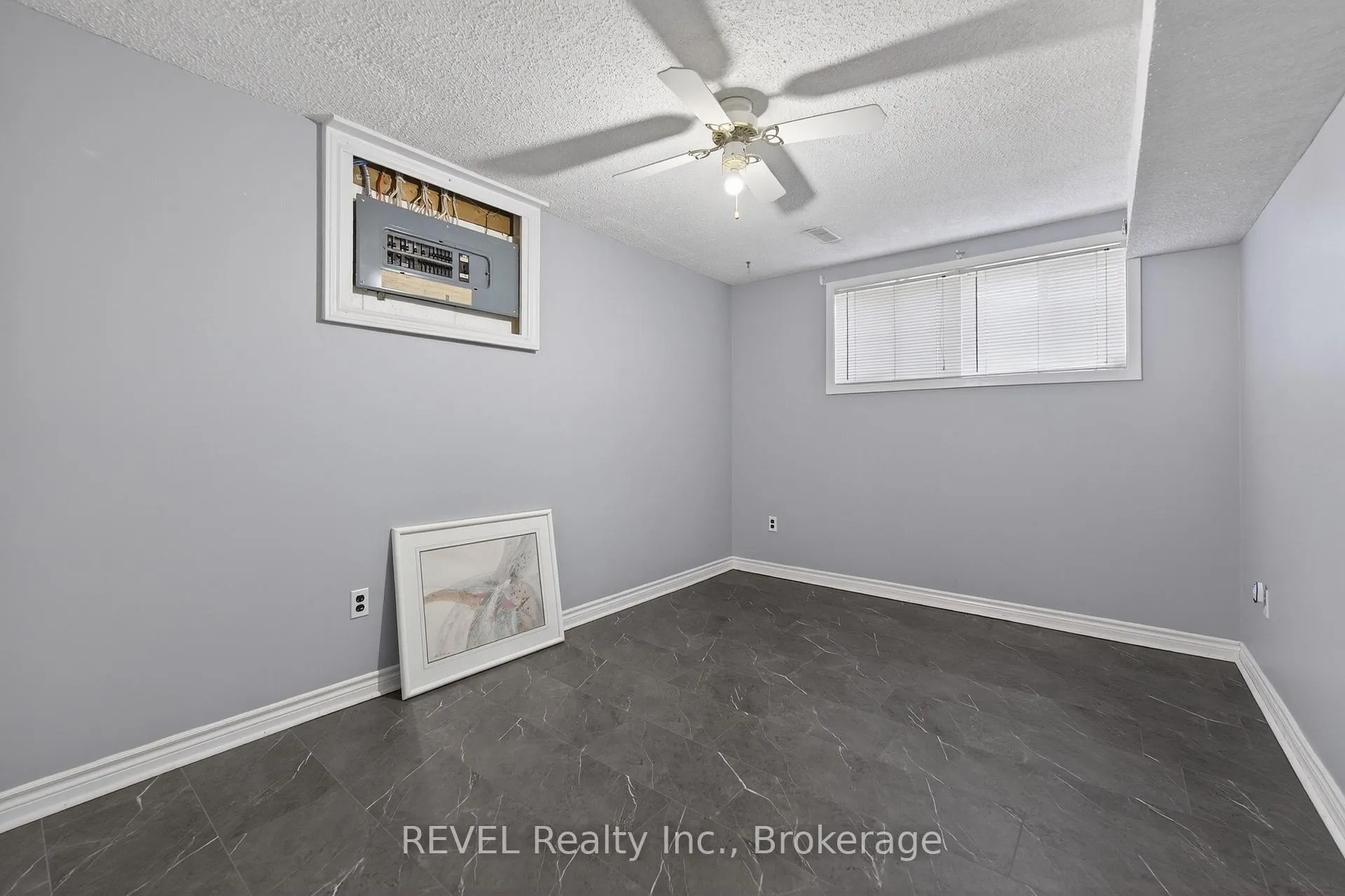 Photo 35 of 19 Lynwood Drive, Hamilton, Stoney Creek — HOMEH