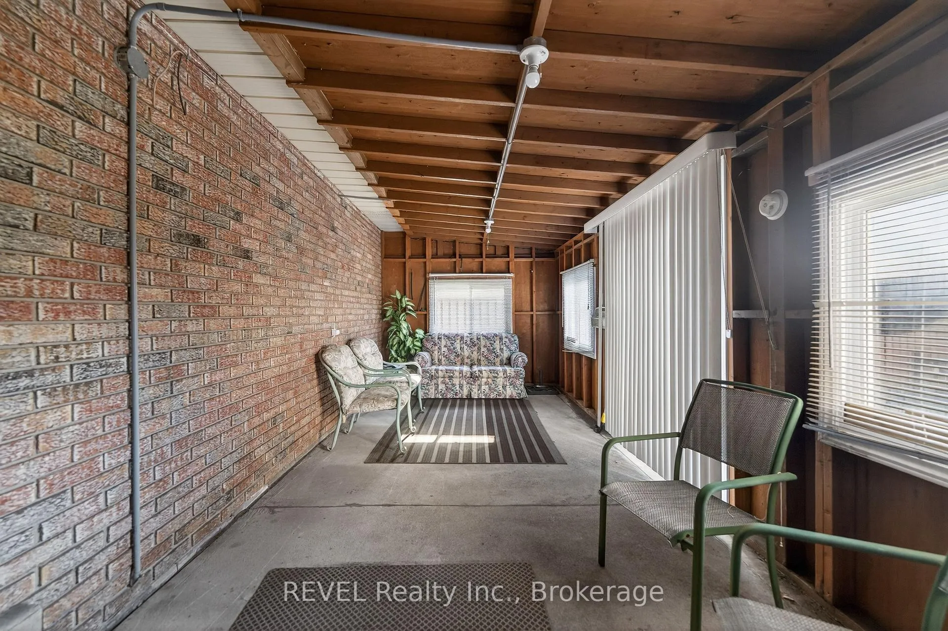Photo 38 of 19 Lynwood Drive, Hamilton, Stoney Creek — HOMEH
