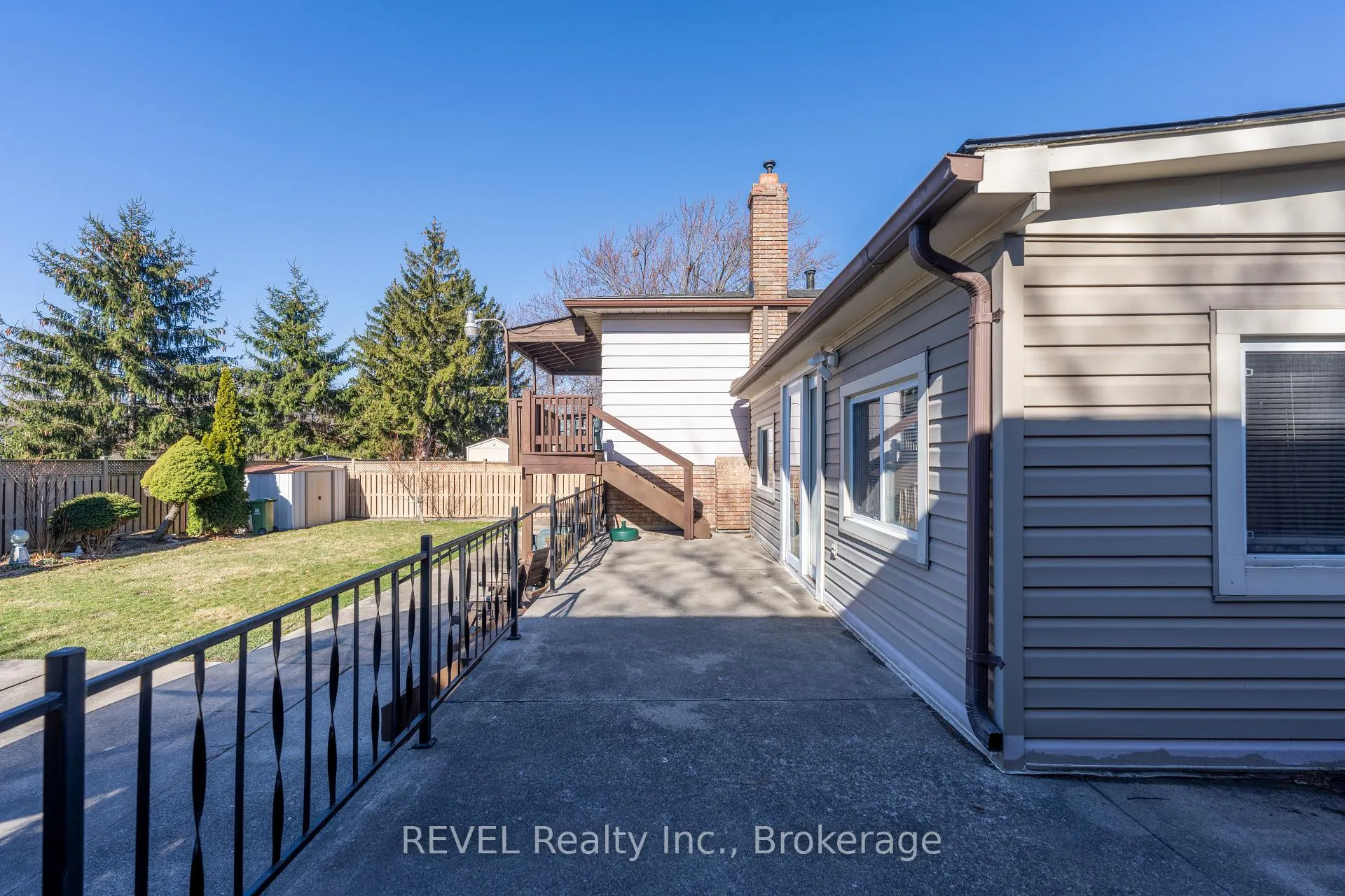 Photo 39 of 19 Lynwood Drive, Hamilton, Stoney Creek — HOMEH