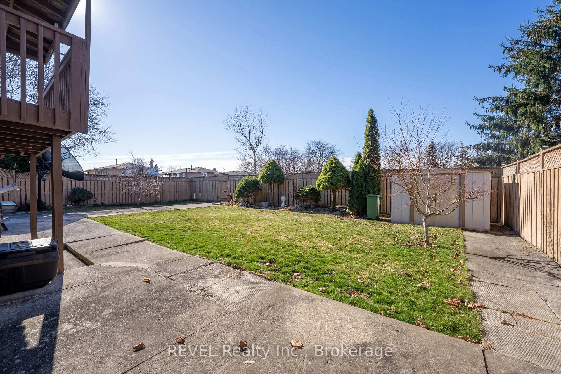 Photo 44 of 19 Lynwood Drive, Hamilton, Stoney Creek — HOMEH
