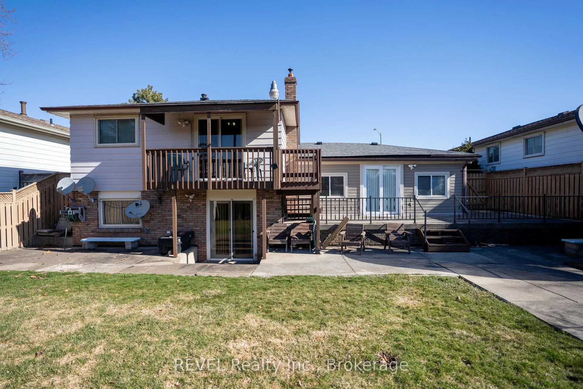 Photo 46 of 19 Lynwood Drive, Hamilton, Stoney Creek — HOMEH