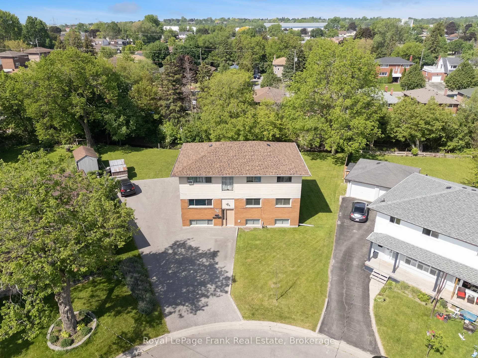 Photo 1 of 596 Talbot Court, Oshawa, Vanier — HOMEH
