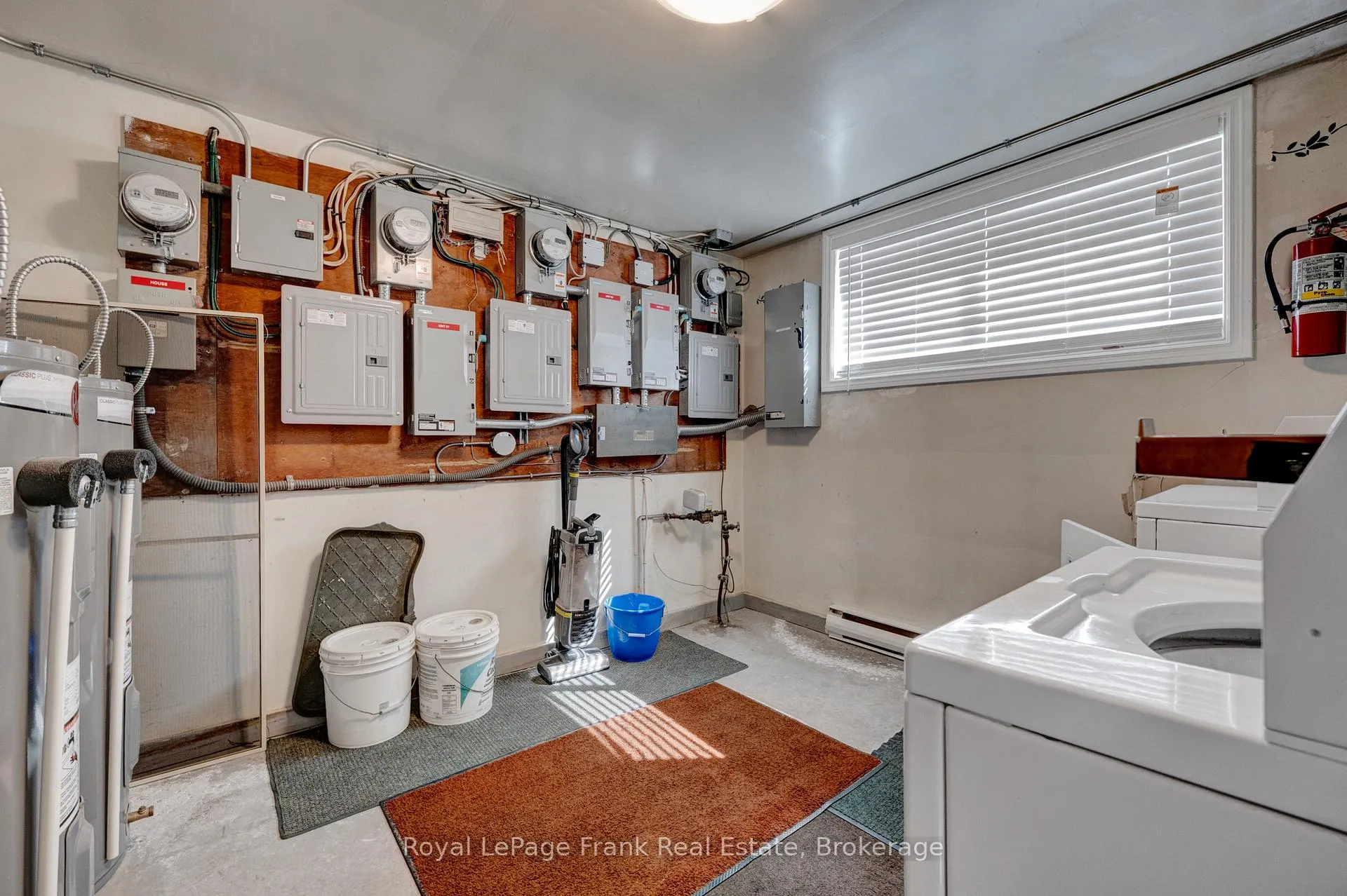Photo 13 of 596 Talbot Court, Oshawa, Vanier — HOMEH
