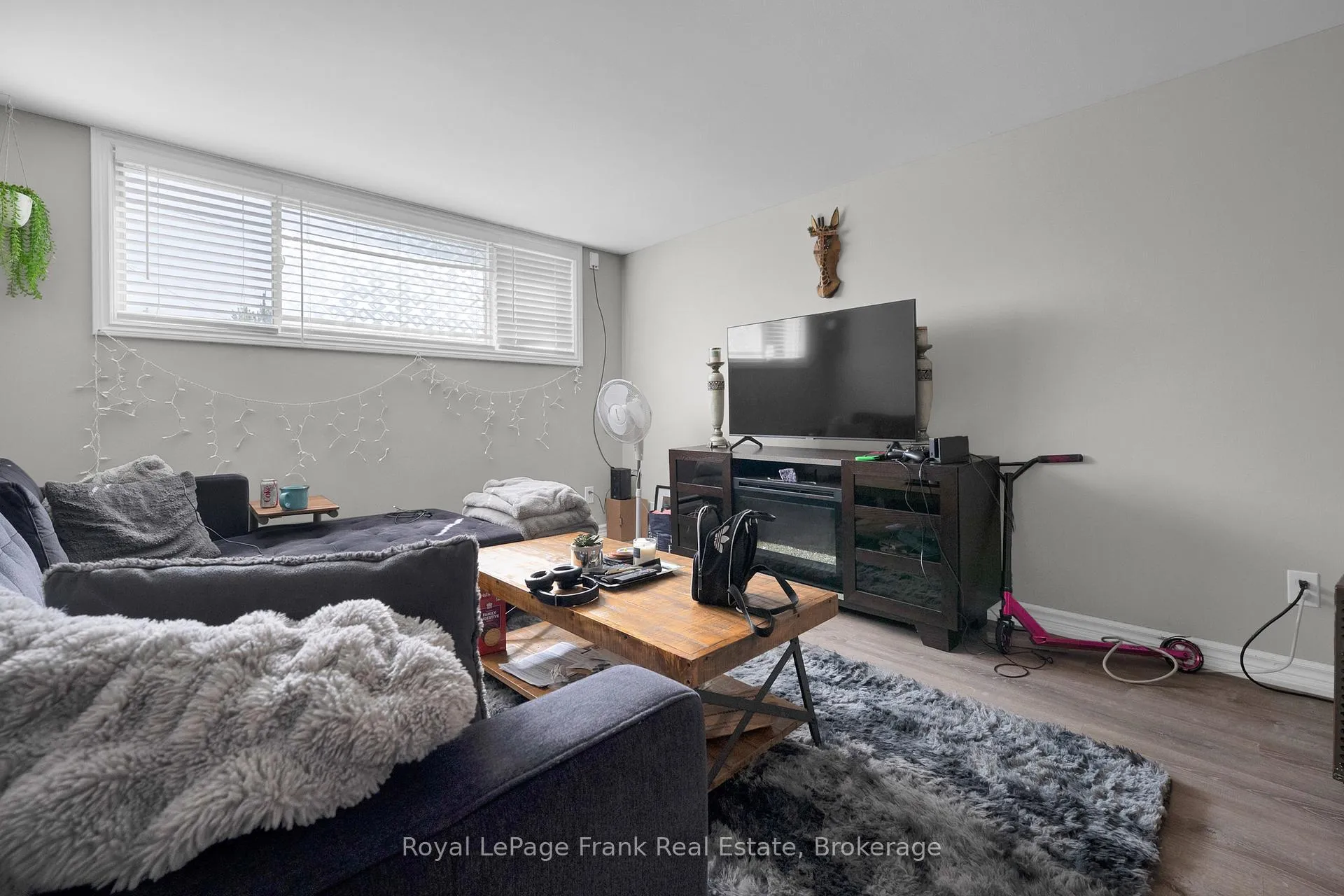 Photo 17 of 596 Talbot Court, Oshawa, Vanier — HOMEH