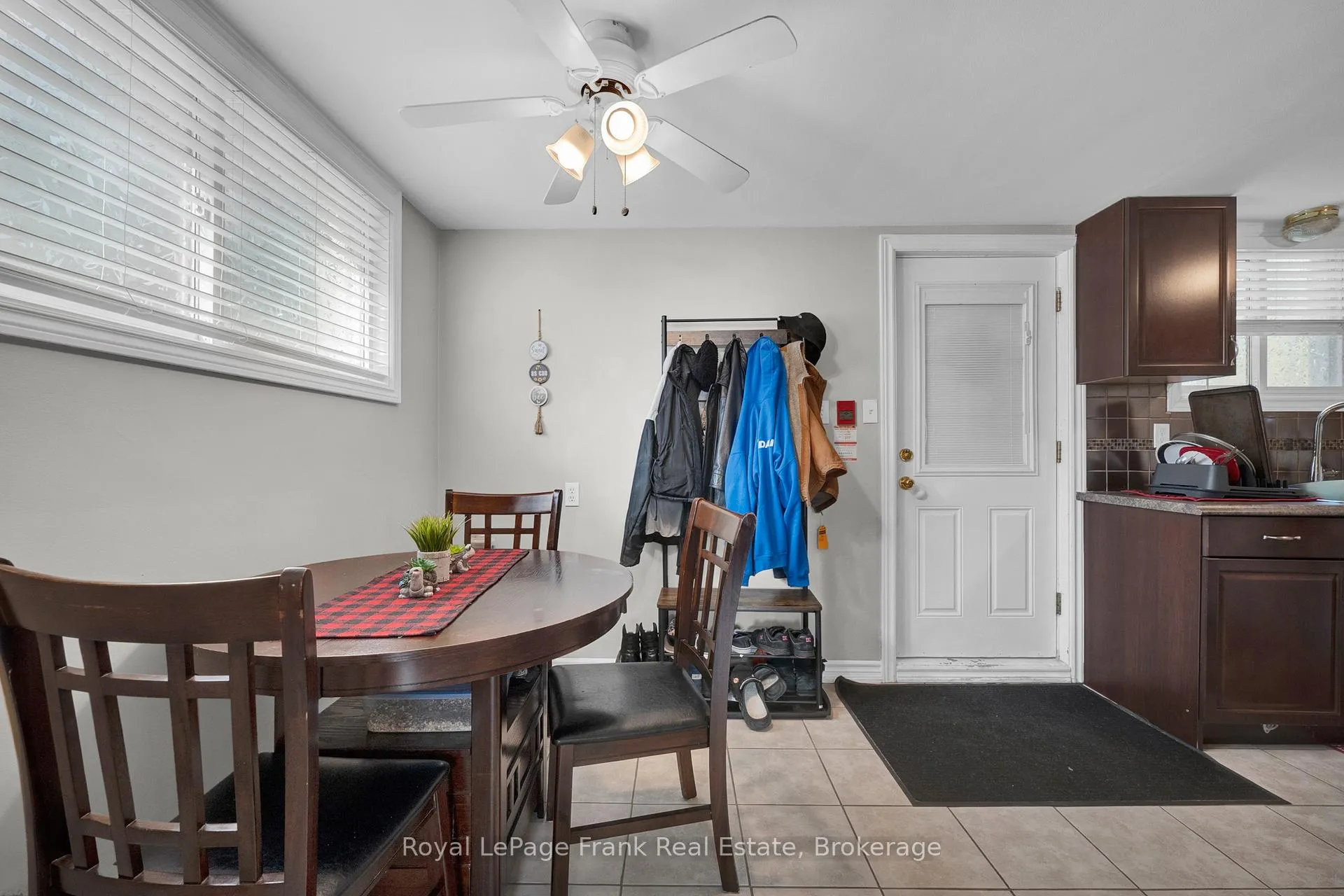 Photo 20 of 596 Talbot Court, Oshawa, Vanier — HOMEH