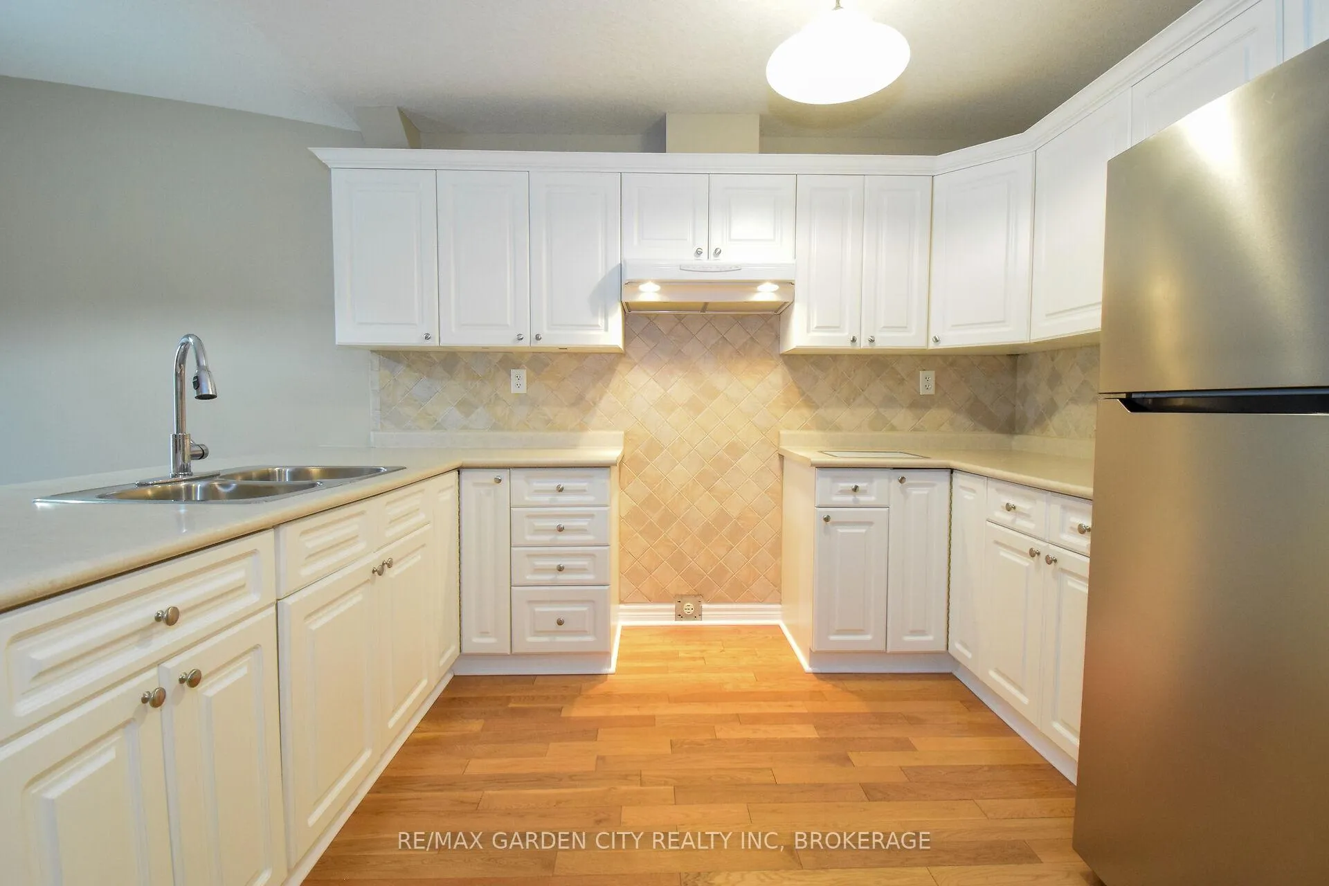 Photo 7 of Unit 11, 162 First Street, Welland, Lincoln/Crowland — HOMEH