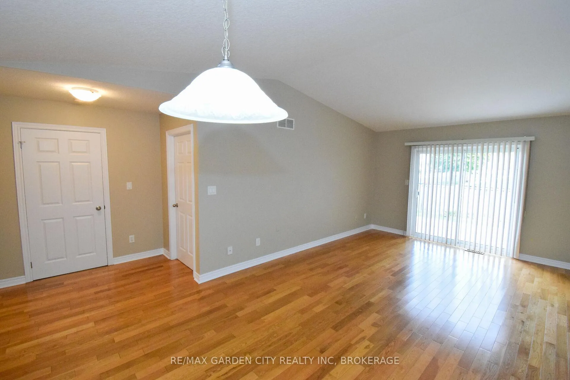 Photo 12 of Unit 11, 162 First Street, Welland, Lincoln/Crowland — HOMEH