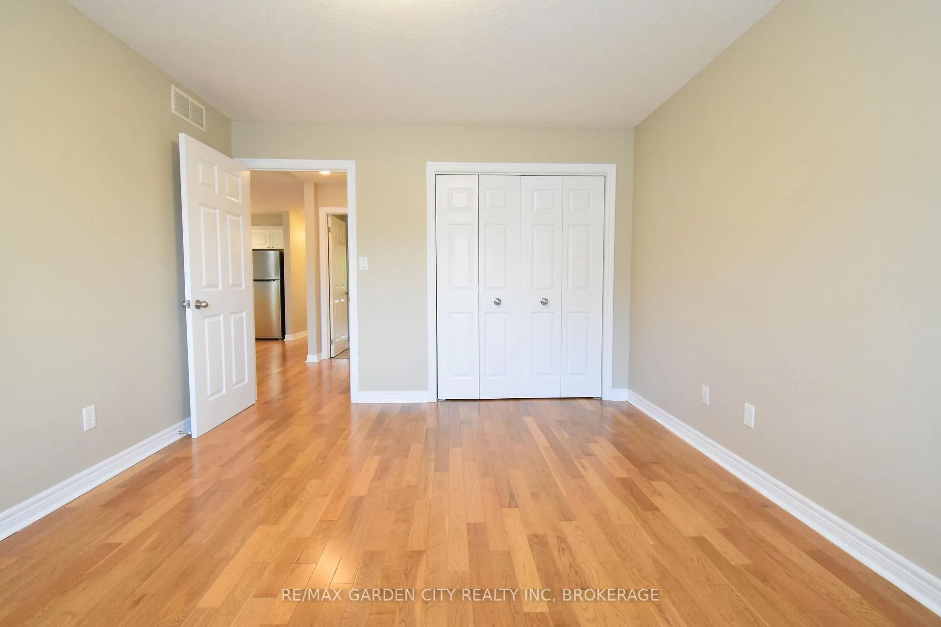 Photo 16 of Unit 11, 162 First Street, Welland, Lincoln/Crowland — HOMEH