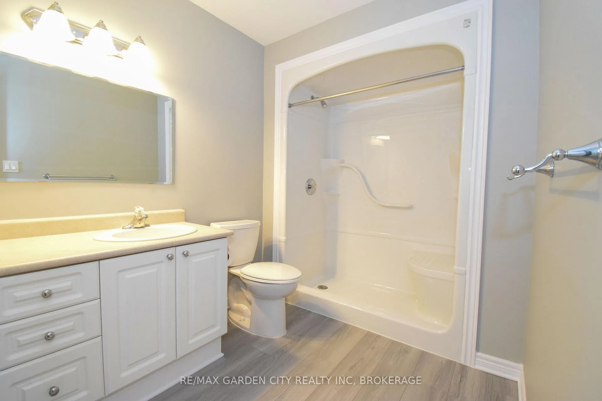 Photo 18 of Unit 11, 162 First Street, Welland, Lincoln/Crowland — HOMEH