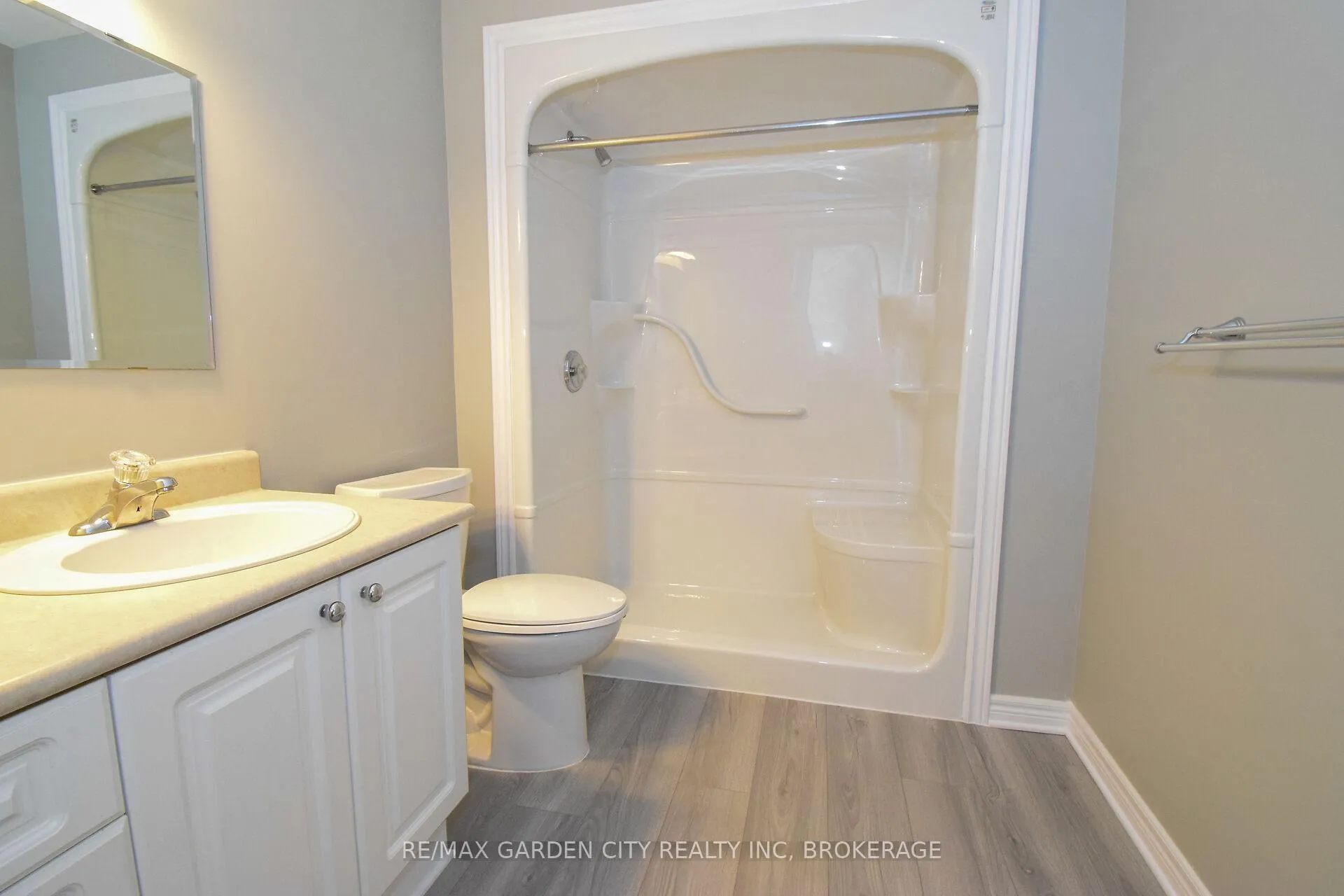 Photo 20 of Unit 11, 162 First Street, Welland, Lincoln/Crowland — HOMEH
