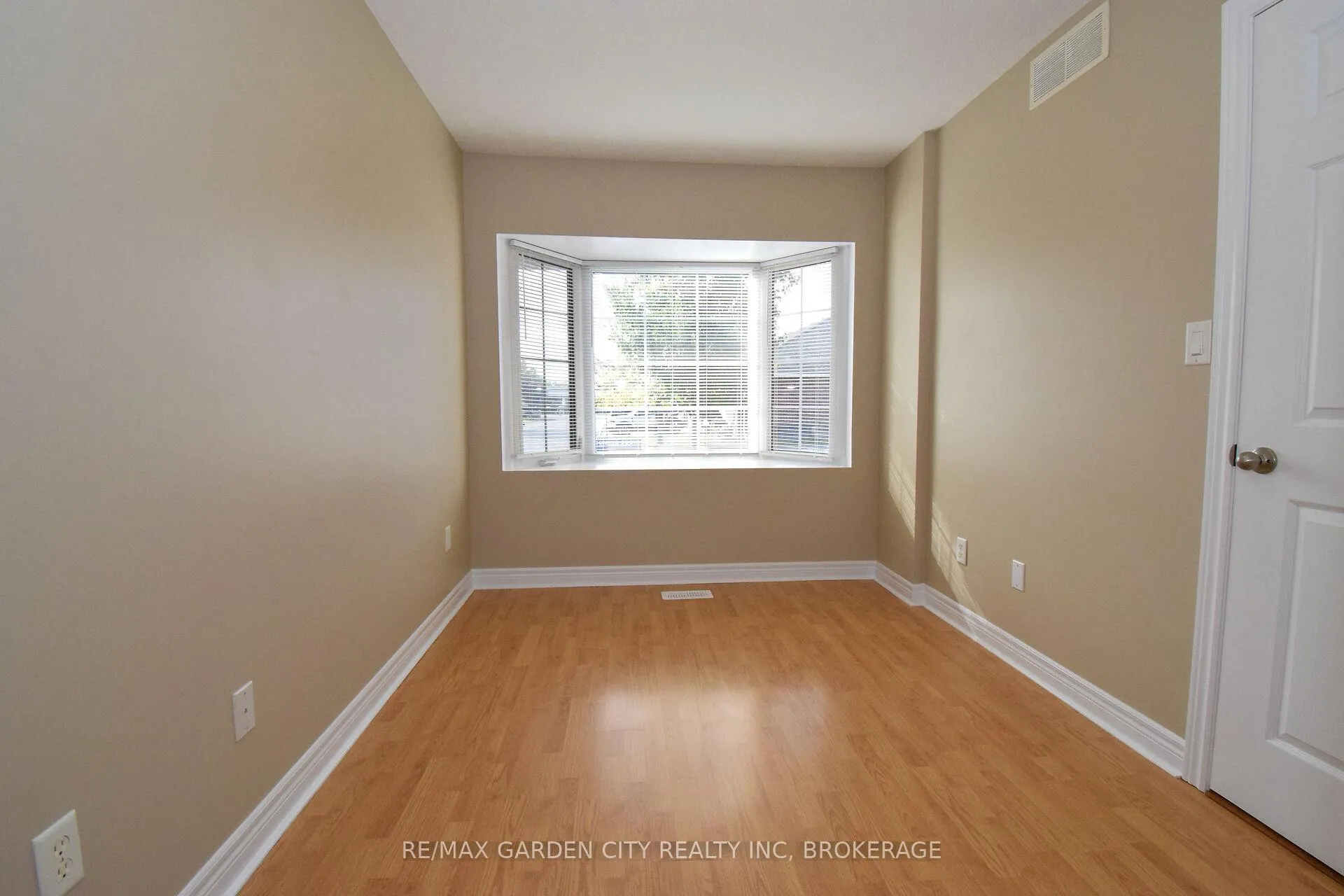 Photo 22 of Unit 11, 162 First Street, Welland, Lincoln/Crowland — HOMEH