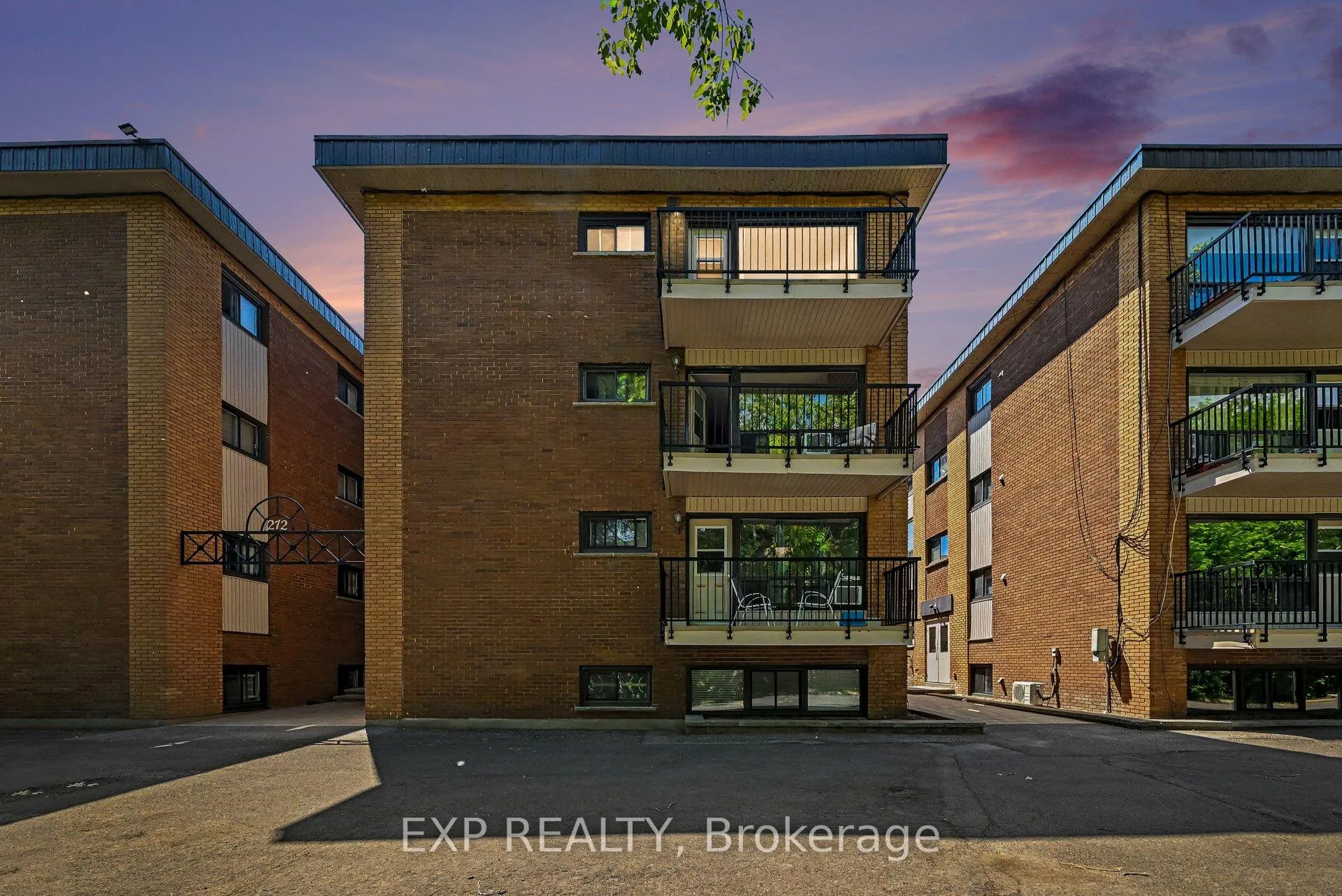 Front of Unit 15, 272 Beechwood Avenue