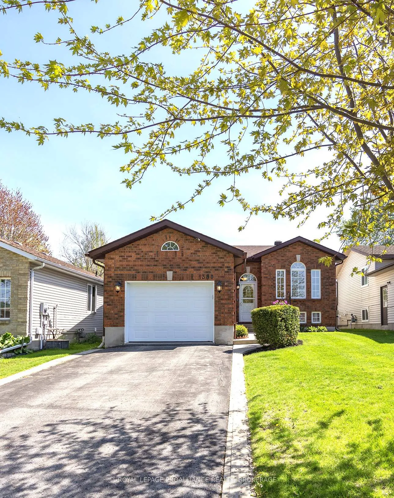 Photo 1 of 1380 Fisher Crescent, Kingston, City Southwest — HOMEH