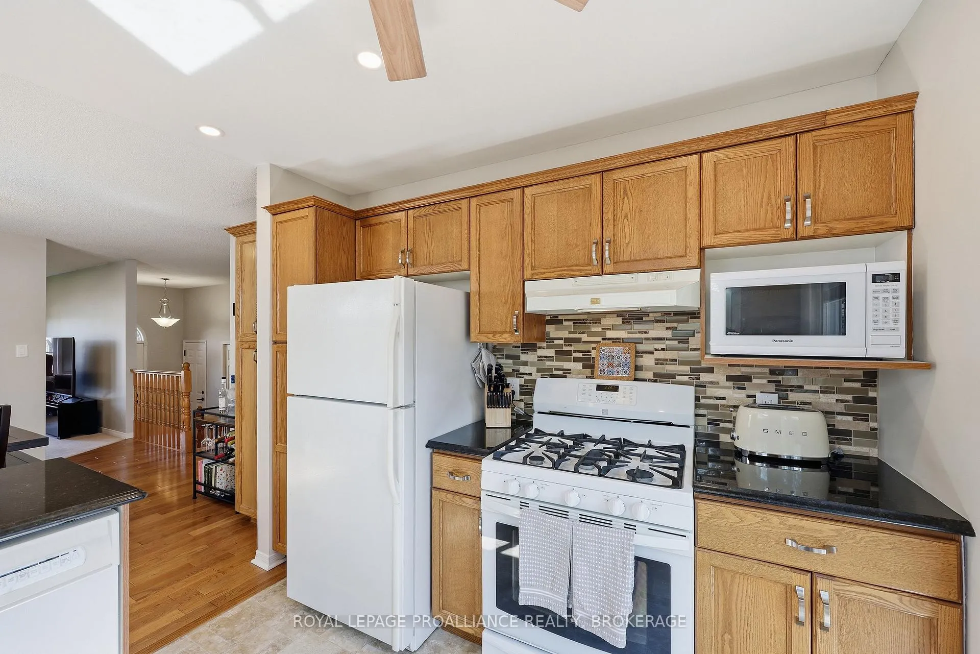 Photo 8 of 1380 Fisher Crescent, Kingston, City Southwest — HOMEH