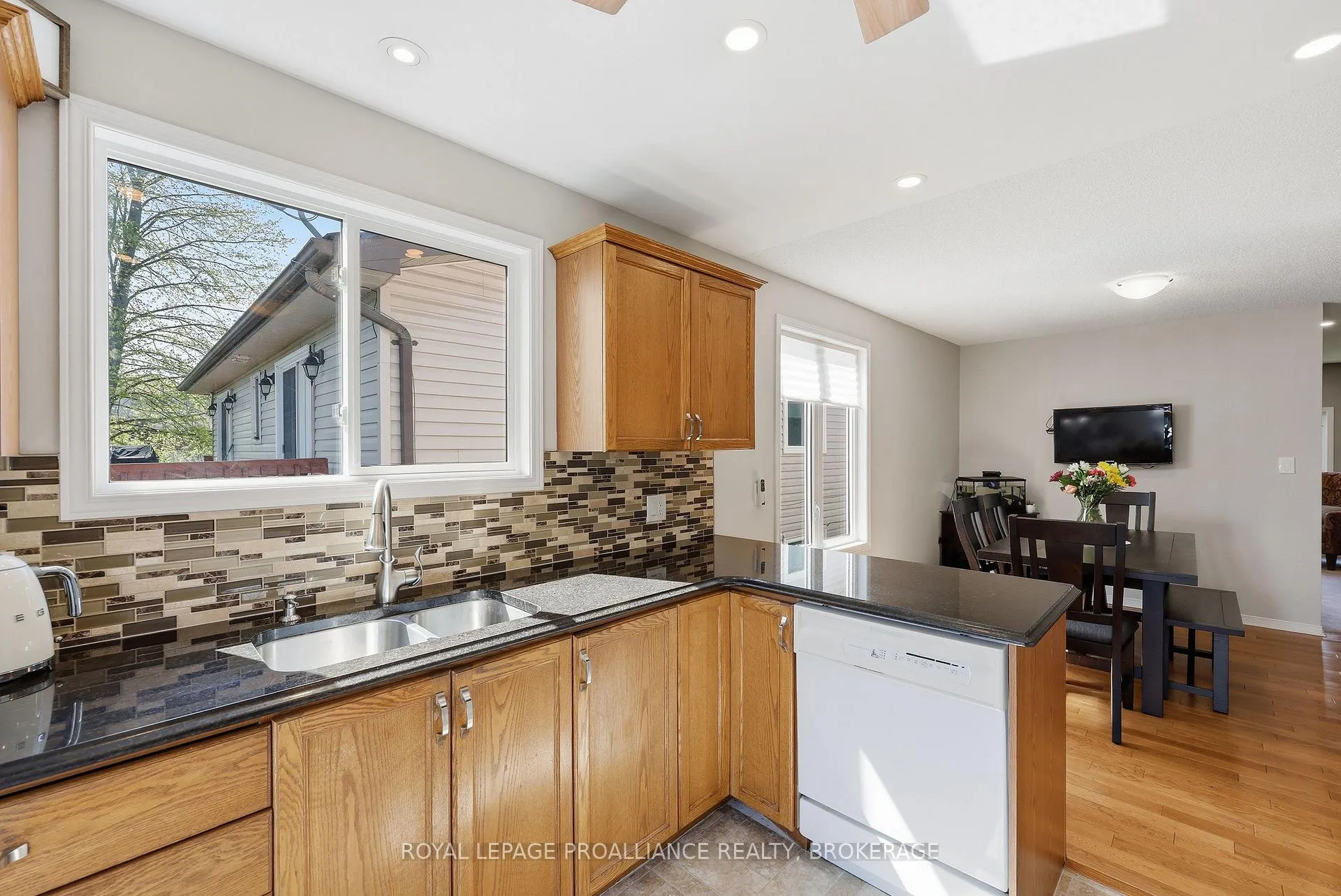 Photo 9 of 1380 Fisher Crescent, Kingston, City Southwest — HOMEH