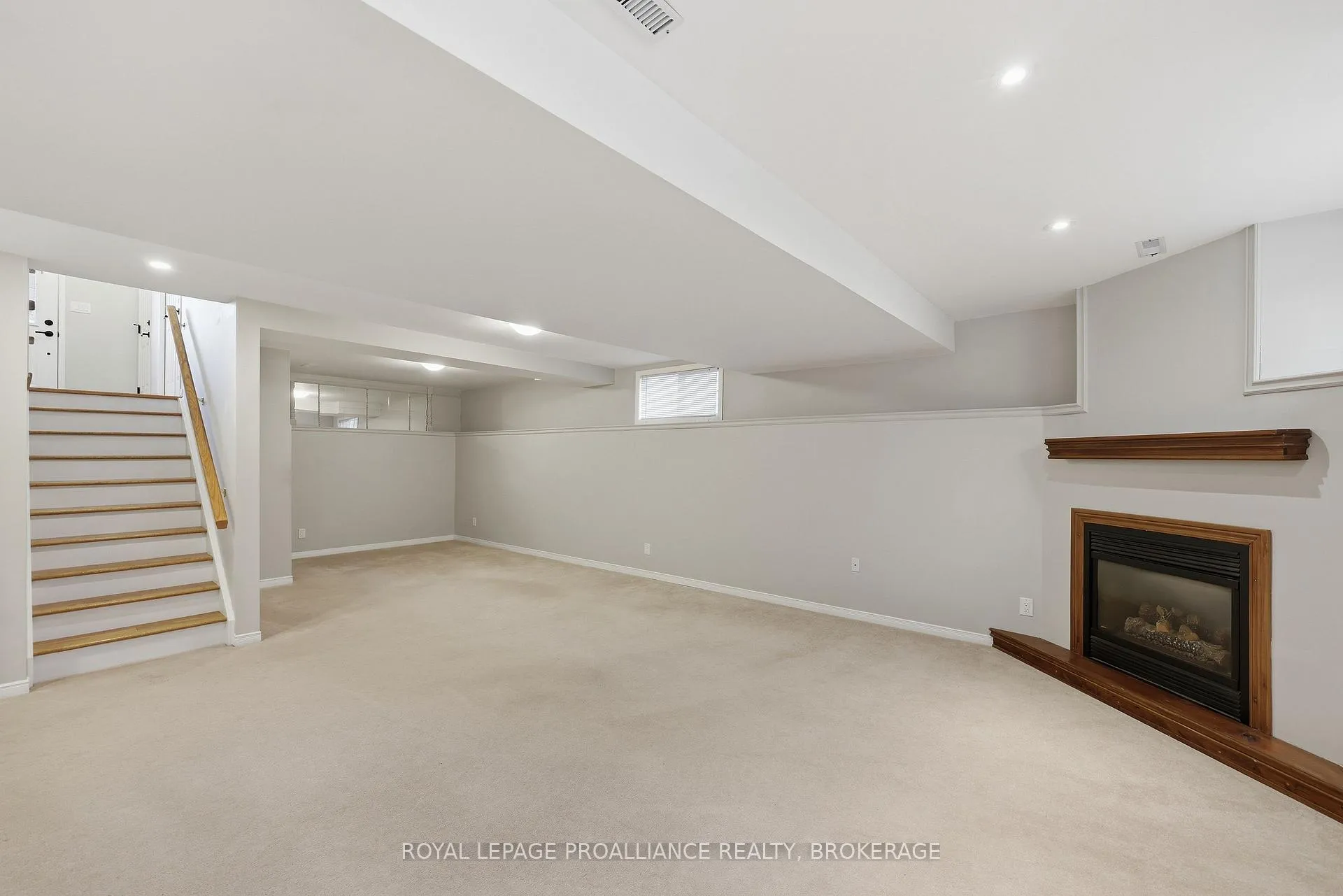 Photo 23 of 1380 Fisher Crescent, Kingston, City Southwest — HOMEH