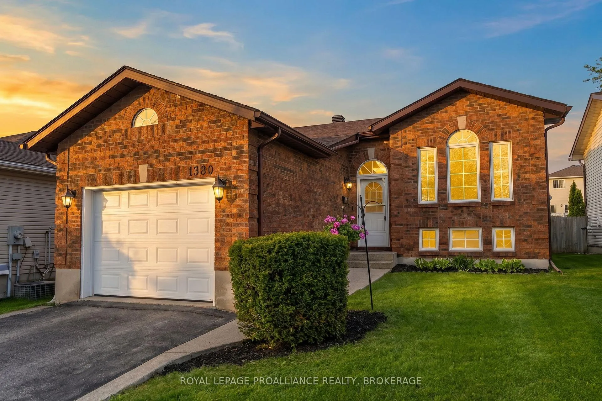 Photo 41 of 1380 Fisher Crescent, Kingston, City Southwest — HOMEH