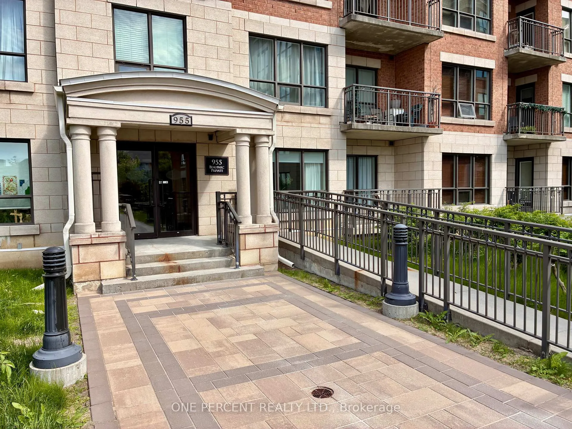 Photo 3 of Unit 316, 955 Beauparc Private, Ottawa, Cyrville — HOMEH