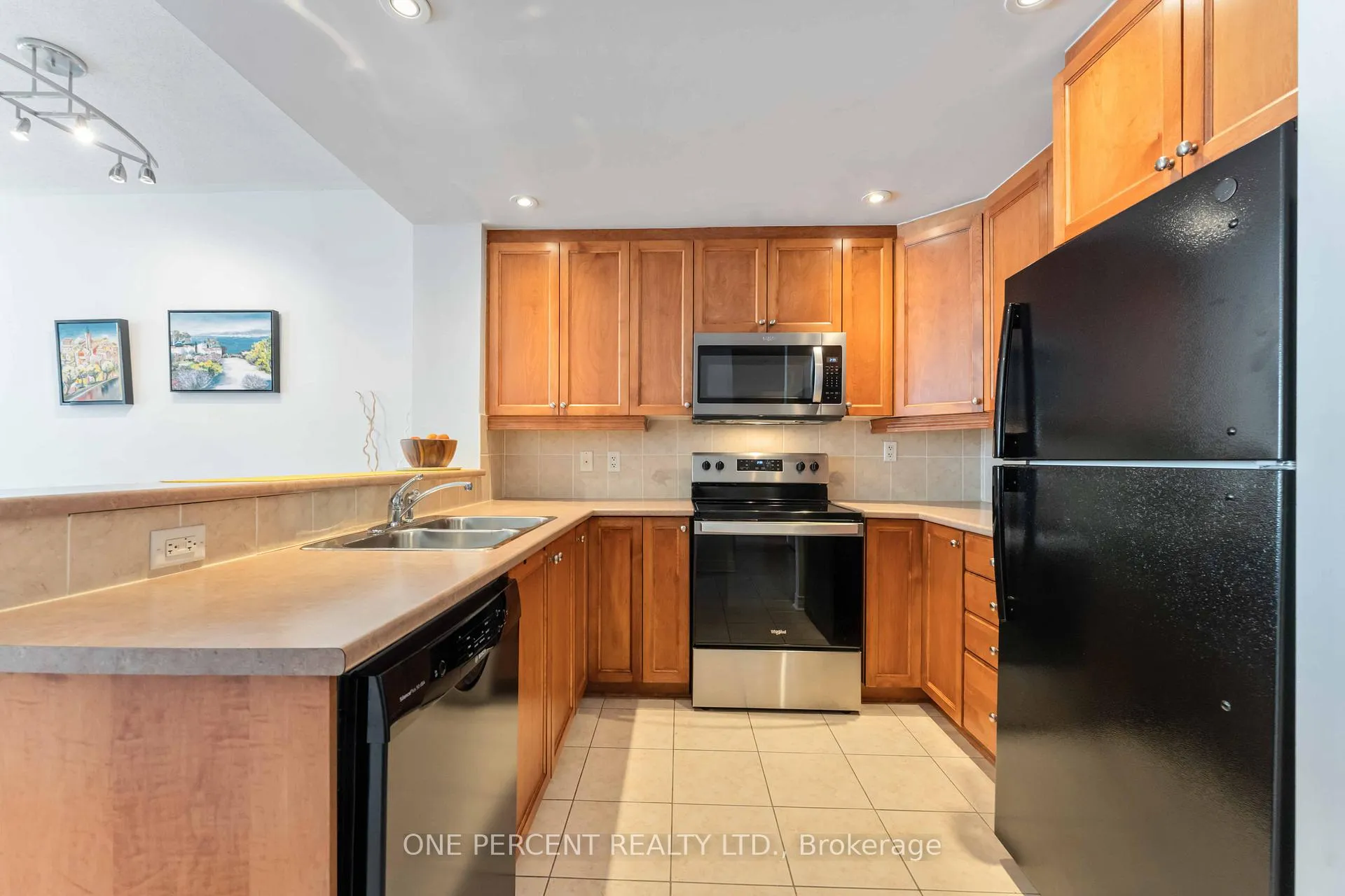 Photo 10 of Unit 316, 955 Beauparc Private, Ottawa, Cyrville — HOMEH