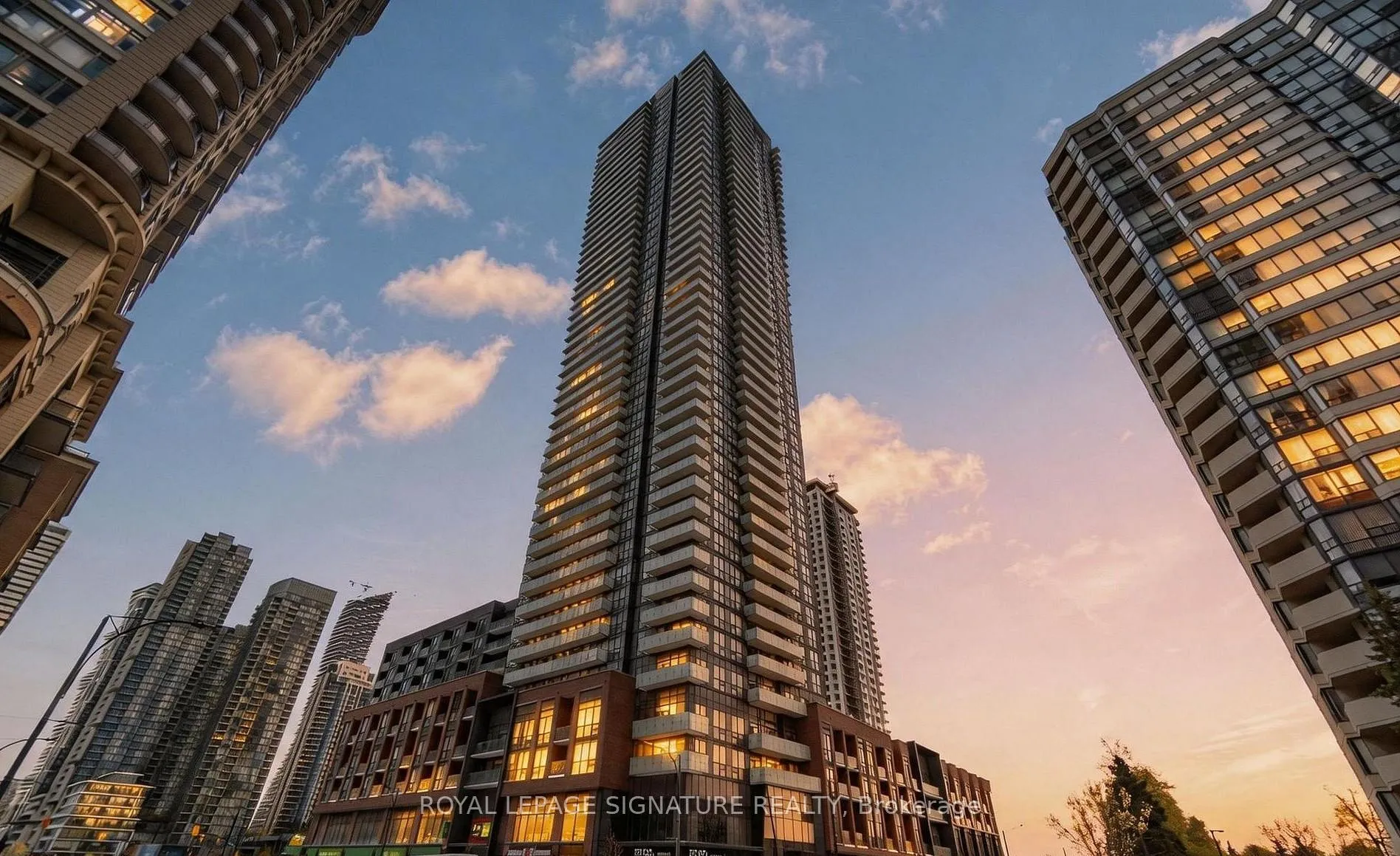 Photo 2 of Unit 508, 430 Square One Drive E, Mississauga, City Centre — HOMEH