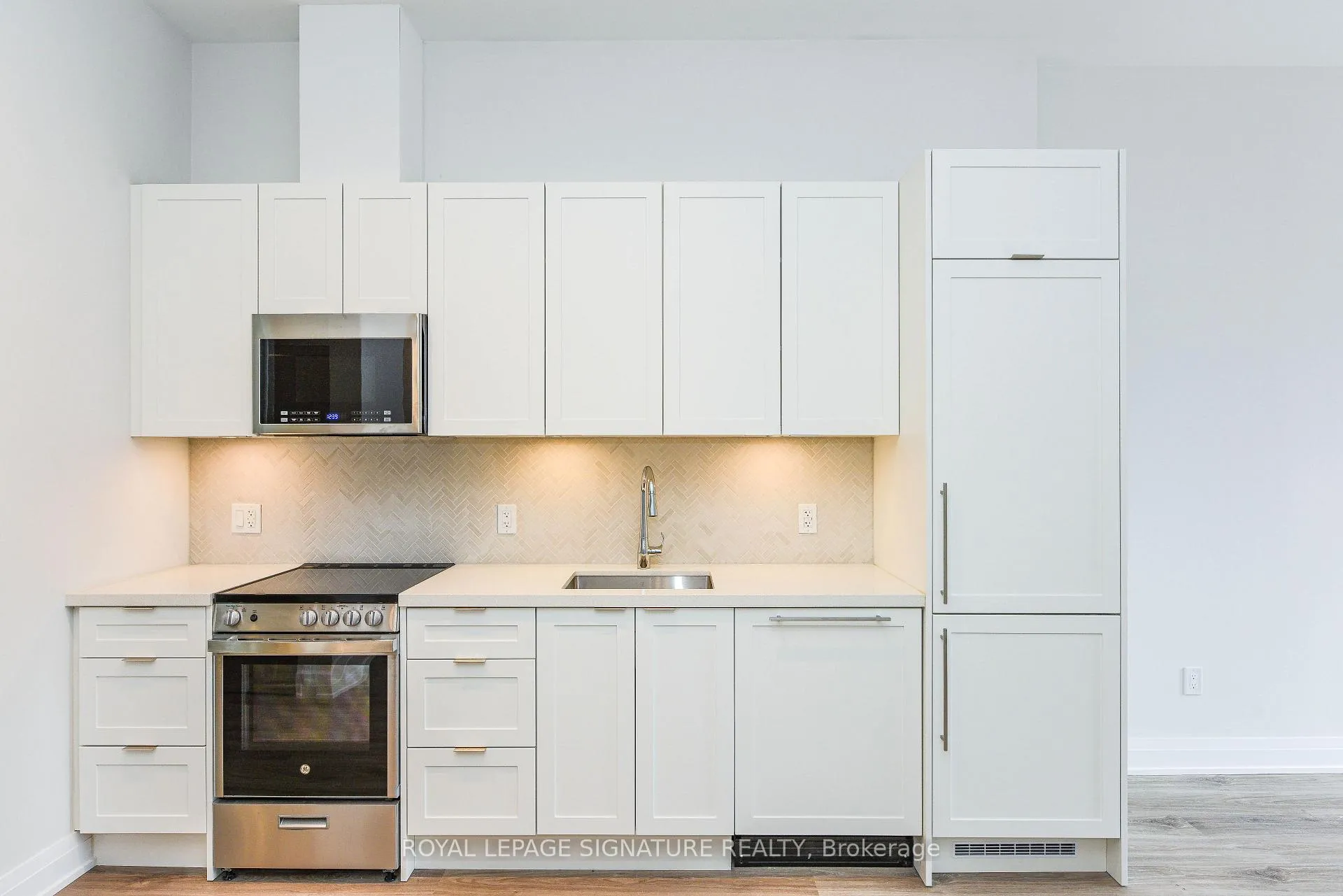 Photo 13 of Unit 508, 430 Square One Drive E, Mississauga, City Centre — HOMEH
