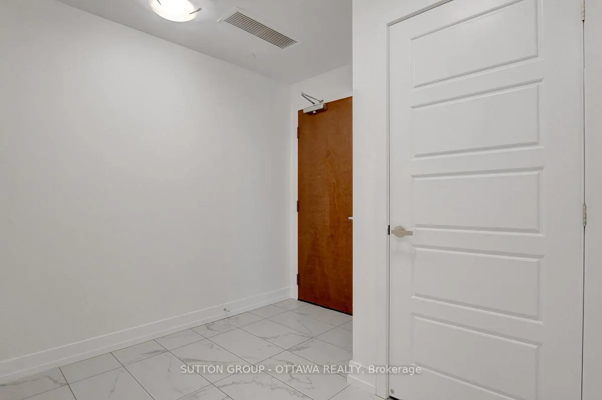 Photo 4 of Unit 903, 330 Titan Private, Ottawa, Borden Farm/Stewart Farm/Carleton Heights/Parkwood Hills — HOMEH
