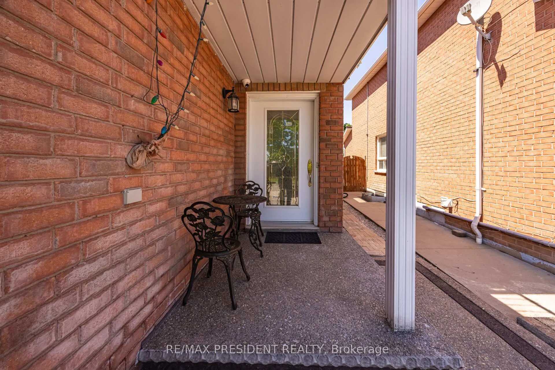 Photo 5 of 64 Orchid Drive, Brampton, Northwest Sandalwood Parkway — HOMEH