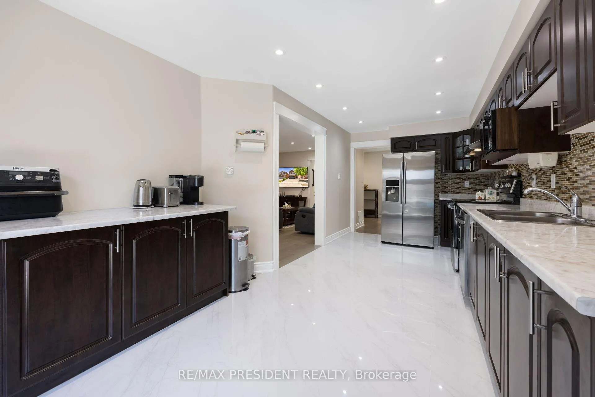 Photo 14 of 64 Orchid Drive, Brampton, Northwest Sandalwood Parkway — HOMEH