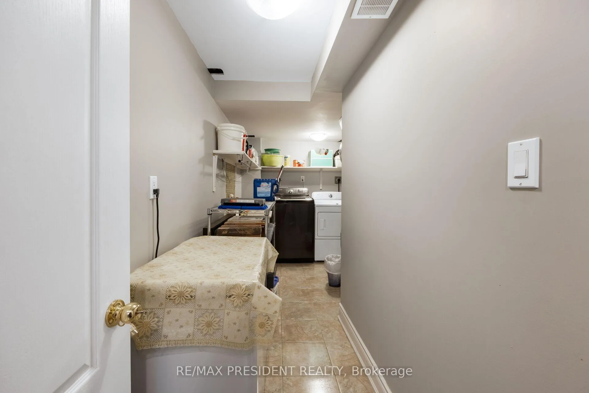 Photo 38 of 64 Orchid Drive, Brampton, Northwest Sandalwood Parkway — HOMEH
