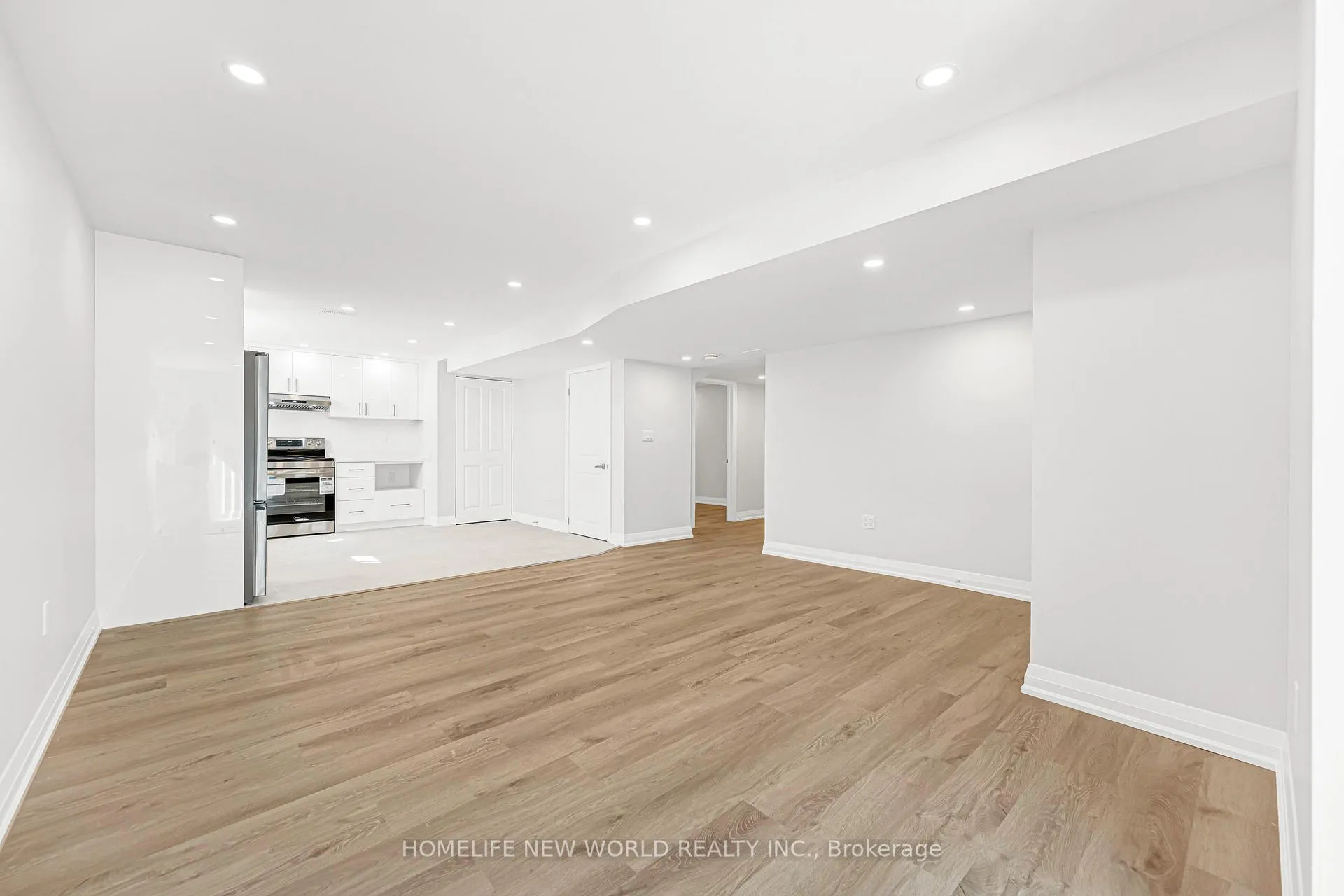 Photo 8 of 80 weslock Crescent, Aurora, Bayview Northeast — HOMEH