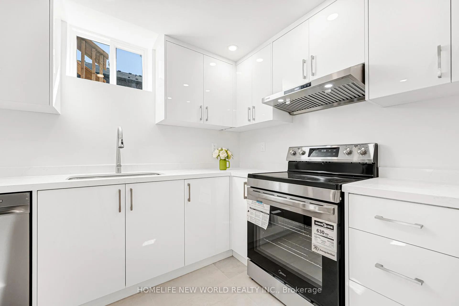 Photo 10 of 80 weslock Crescent, Aurora, Bayview Northeast — HOMEH