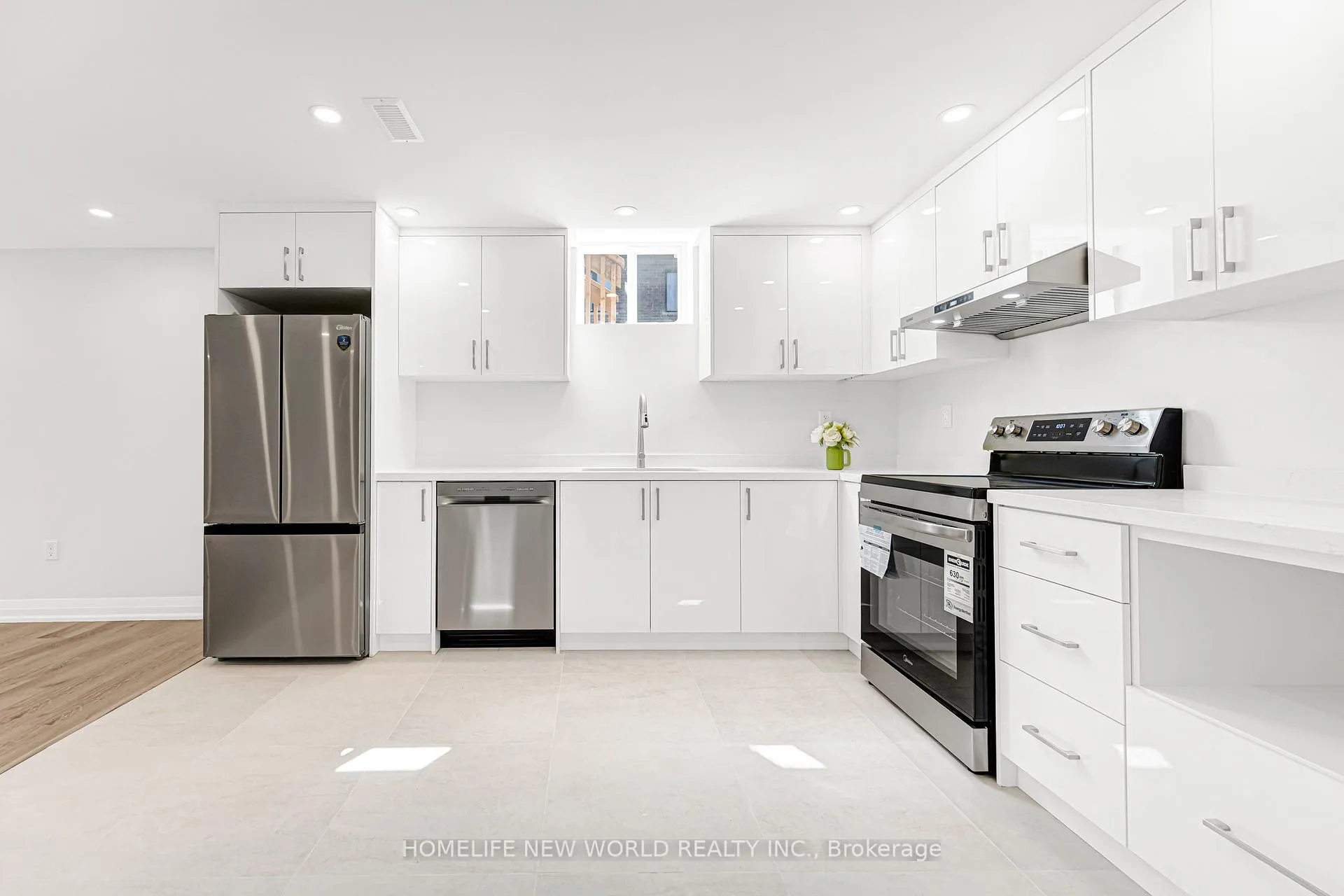 Photo 12 of 80 weslock Crescent, Aurora, Bayview Northeast — HOMEH