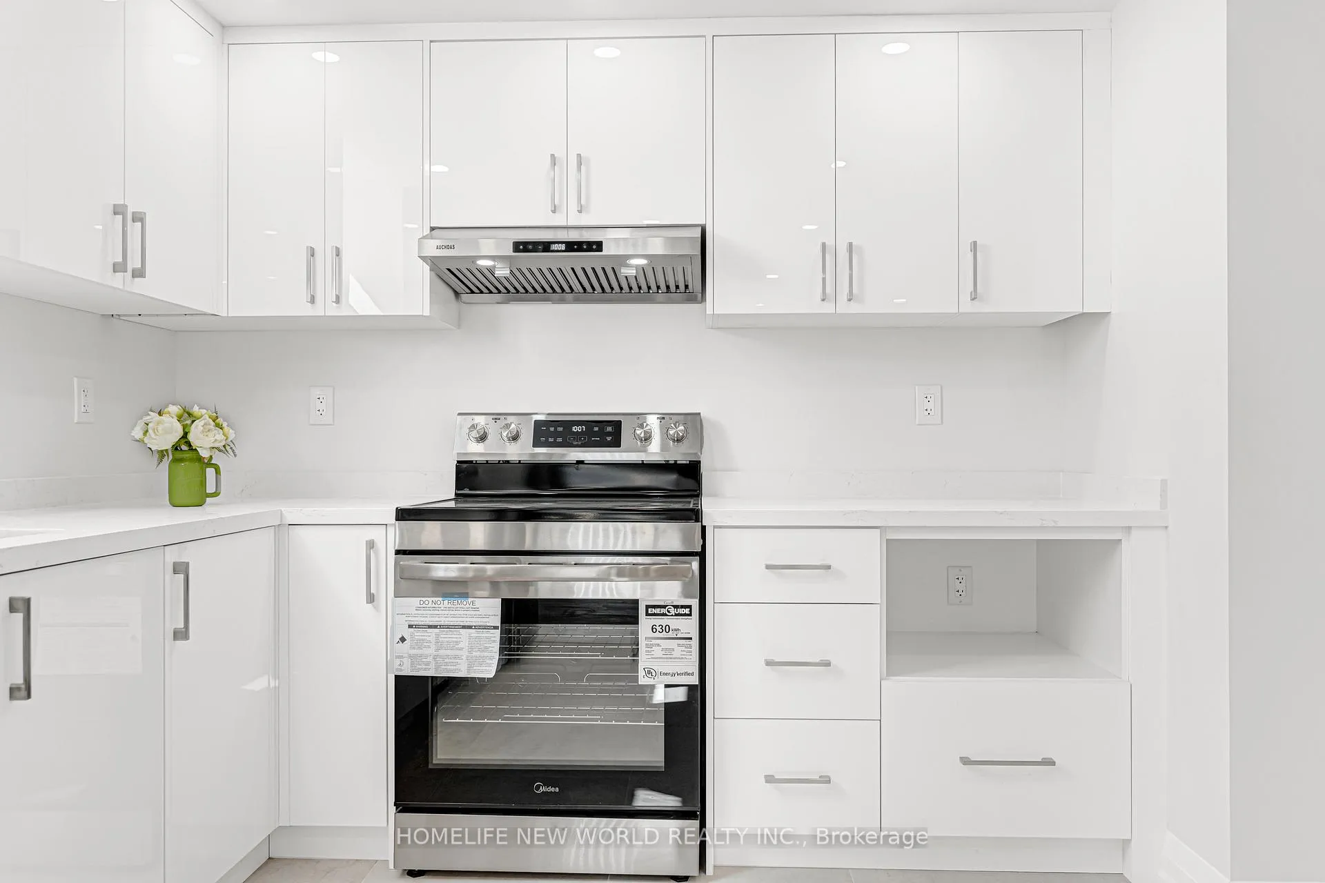 Photo 13 of 80 weslock Crescent, Aurora, Bayview Northeast — HOMEH