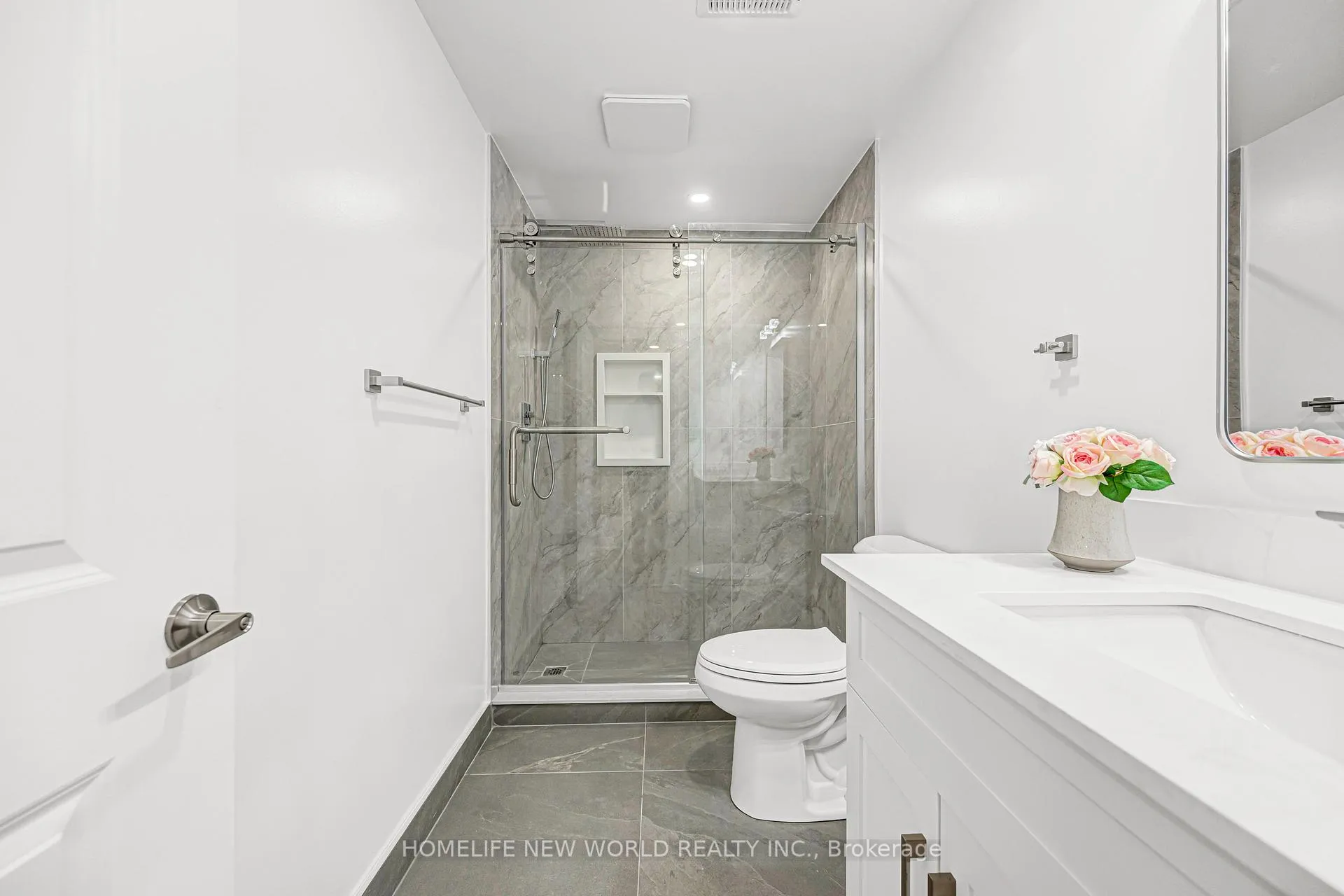 Photo 18 of 80 weslock Crescent, Aurora, Bayview Northeast — HOMEH