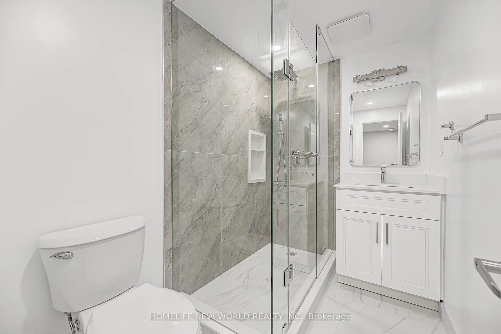 Photo 21 of 80 weslock Crescent, Aurora, Bayview Northeast — HOMEH