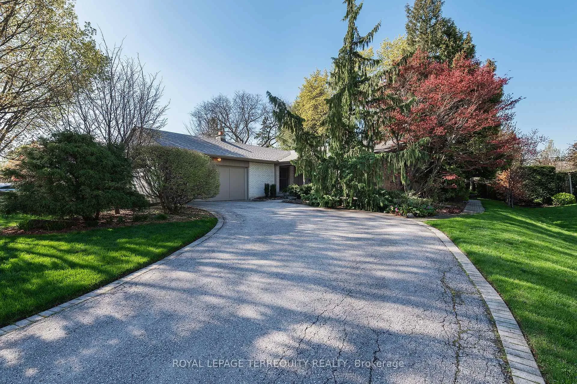 Photo 1 of 496 The Kingsway, Etobicoke, Princess-Rosethorn — HOMEH